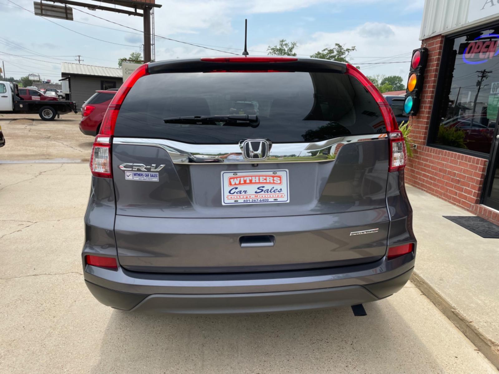 2016 Gray /Gray Honda CR-V SE 2WD (2HKRM3H4XGH) with an 2.4L L4 DOHC 16V engine, CVT transmission, located at 204 Hwy. 16 East, Carthage, MS, 39051, (601) 267-7277, 0.000000, 0.000000 - Photo #2