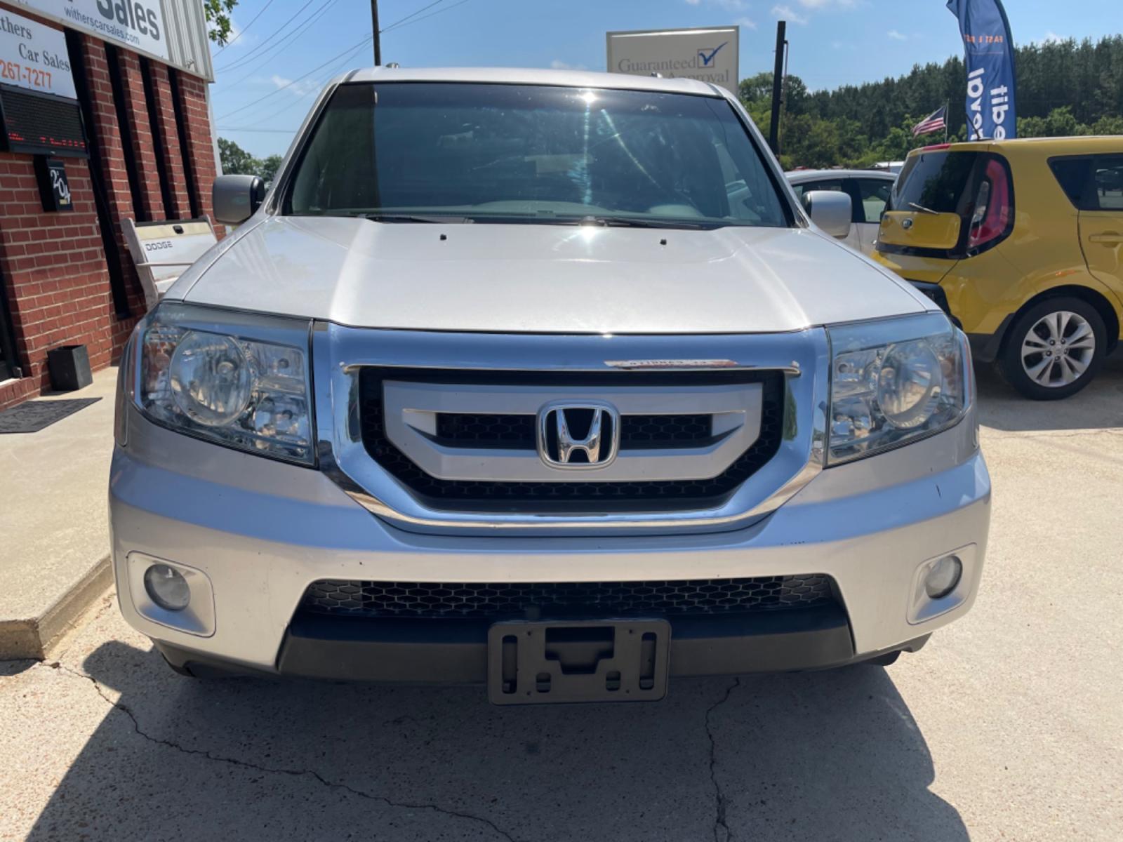2011 Silver /Gray Honda Pilot EX-L 2WD 5-Spd AT (5FNYF3H59BB) with an 3.5L V6 SOHC 24V engine, 5-Speed Automatic transmission, located at 204 Hwy. 16 East, Carthage, MS, 39051, (601) 267-7277, 0.000000, 0.000000 - Photo #2