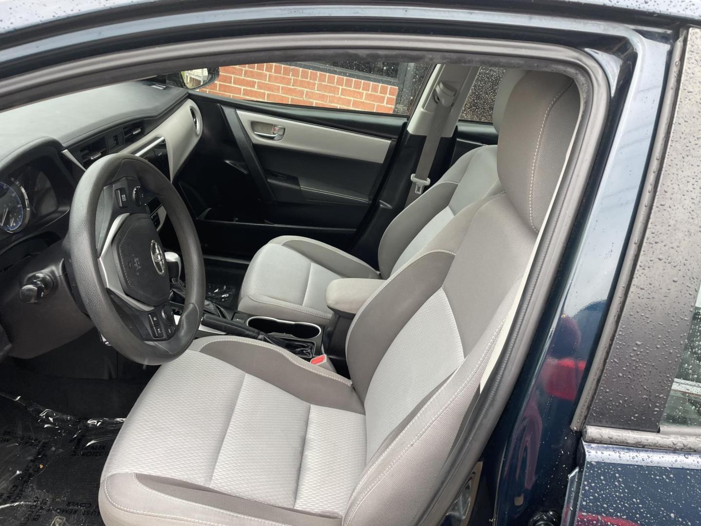 2017 Blue /Black Toyota Corolla SE CVT (5YFBURHE3HP) with an 1.8L L4 DOHC 16V engine, CVT transmission, located at 204 Hwy. 16 East, Carthage, MS, 39051, (601) 267-7277, 0.000000, 0.000000 - Photo#4