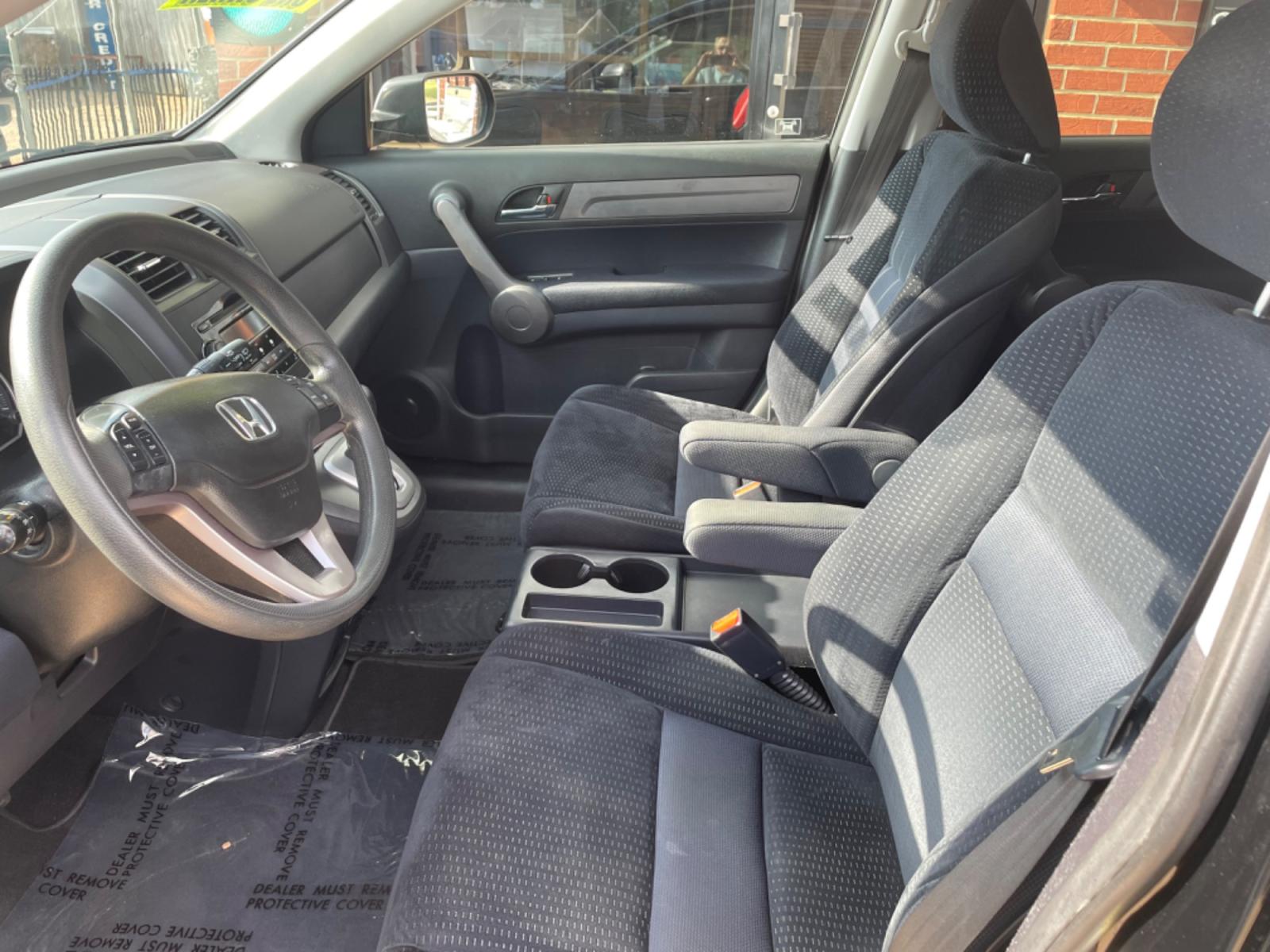 2009 Black /Black Honda CR-V EX 2WD 5-Speed AT (3CZRE38569G) with an 2.4L L4 DOHC 16V engine, 5-Speed Automatic transmission, located at 204 Hwy. 16 East, Carthage, MS, 39051, (601) 267-7277, 0.000000, 0.000000 - Photo #4