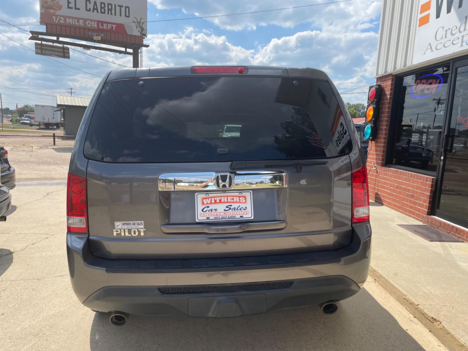 2014 Gray /Black Honda Pilot EX-L 2WD 5-Spd AT (5FNYF3H56EB) with an 3.5L V6 SOHC 24V engine, 5-Speed Automatic transmission, located at 204 Hwy. 16 East, Carthage, MS, 39051, (601) 267-7277, 0.000000, 0.000000 - Photo #3