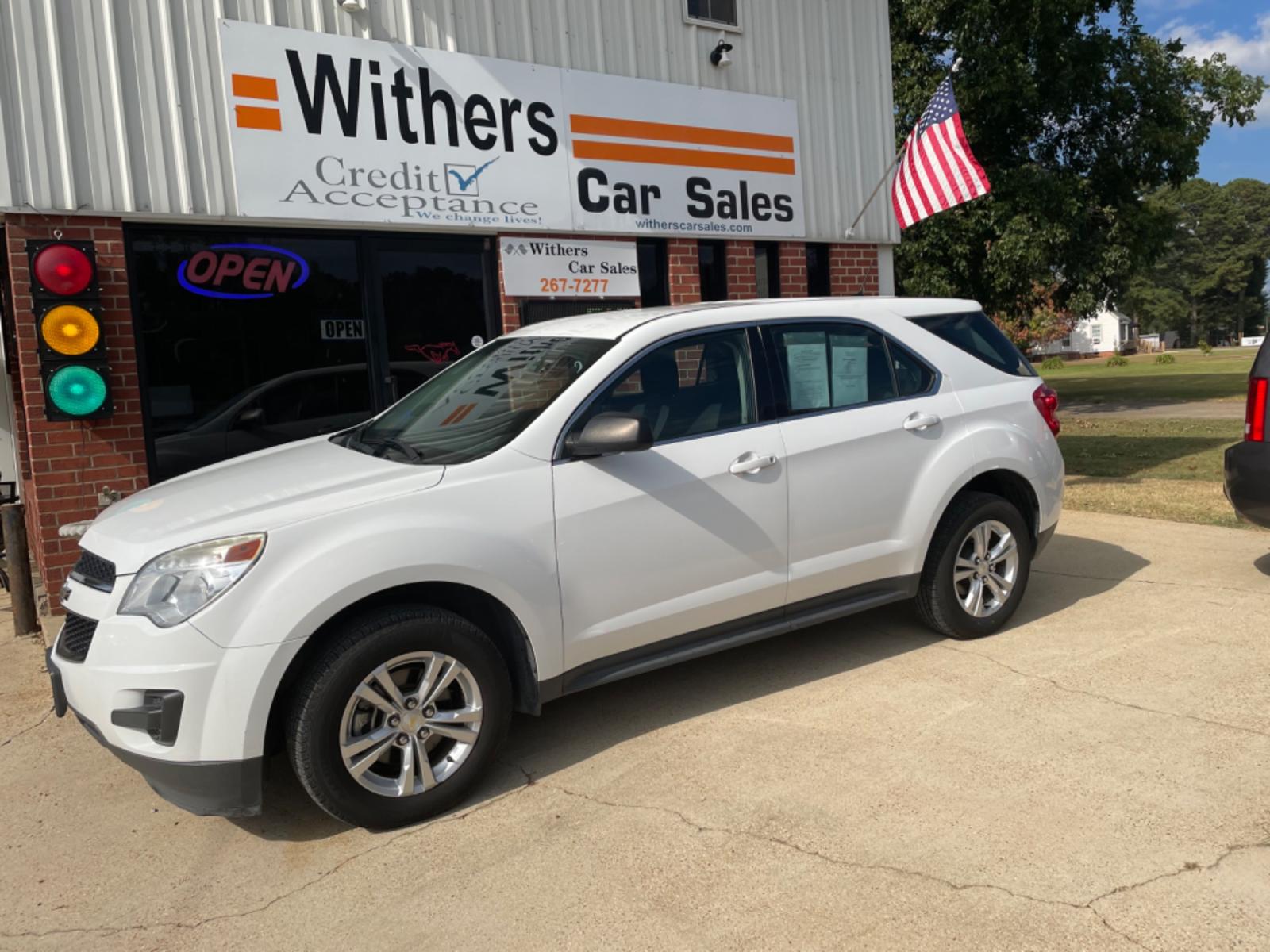 2014 White /Black Chevrolet Equinox LS 2WD (2GNALAEK3E6) with an 2.4L L4 DOHC 16V FFV engine, 6-Speed Automatic transmission, located at 204 Hwy. 16 East, Carthage, MS, 39051, (601) 267-7277, 0.000000, 0.000000 - Photo #0