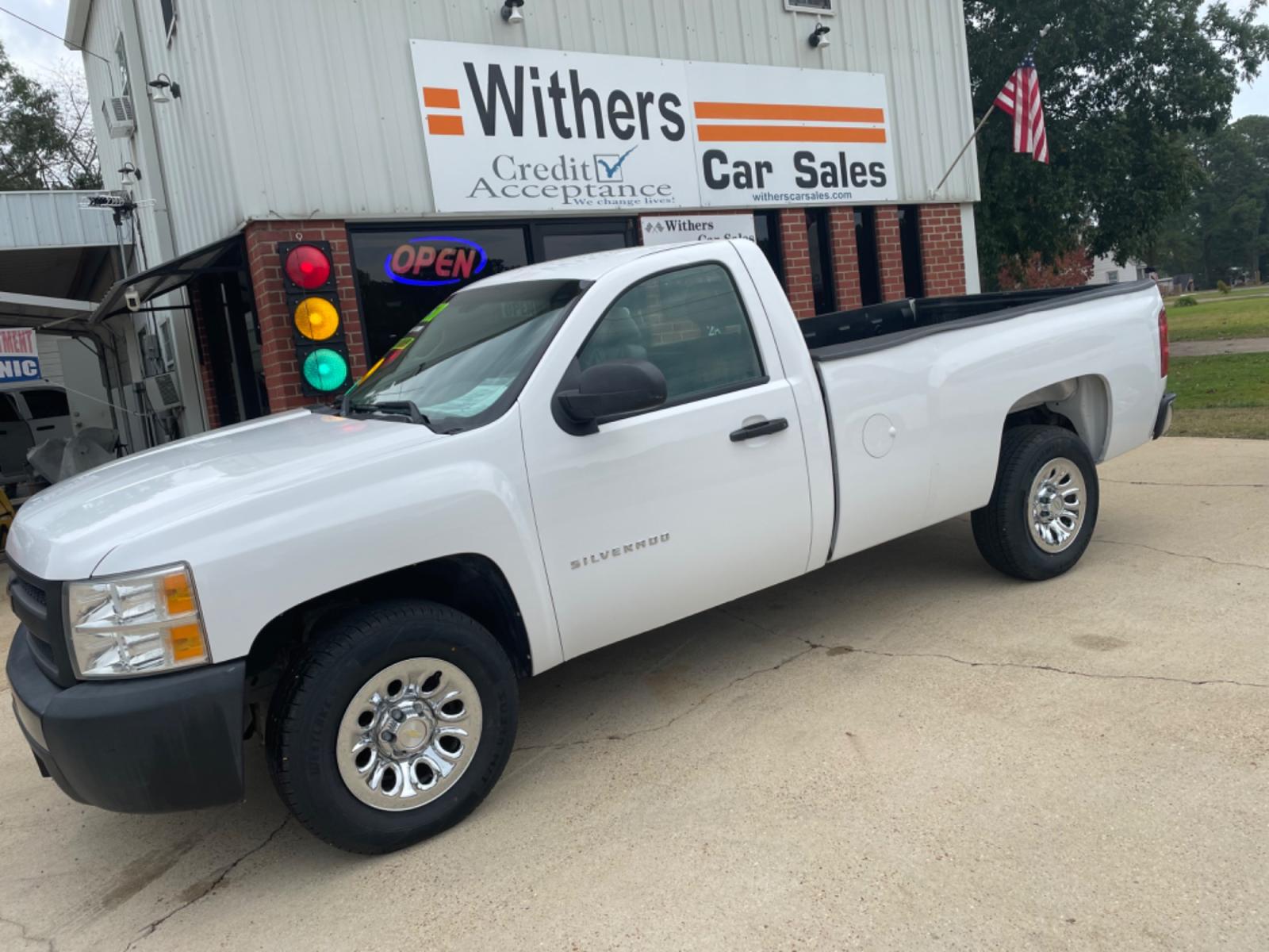 2013 White /Gray Chevrolet Silverado 1500 Work Truck 2WD (1GCNCPEX8DZ) with an 4.3L V6 OHV 12V engine, AUTO transmission, located at 204 Hwy. 16 East, Carthage, MS, 39051, (601) 267-7277, 0.000000, 0.000000 - Photo #0