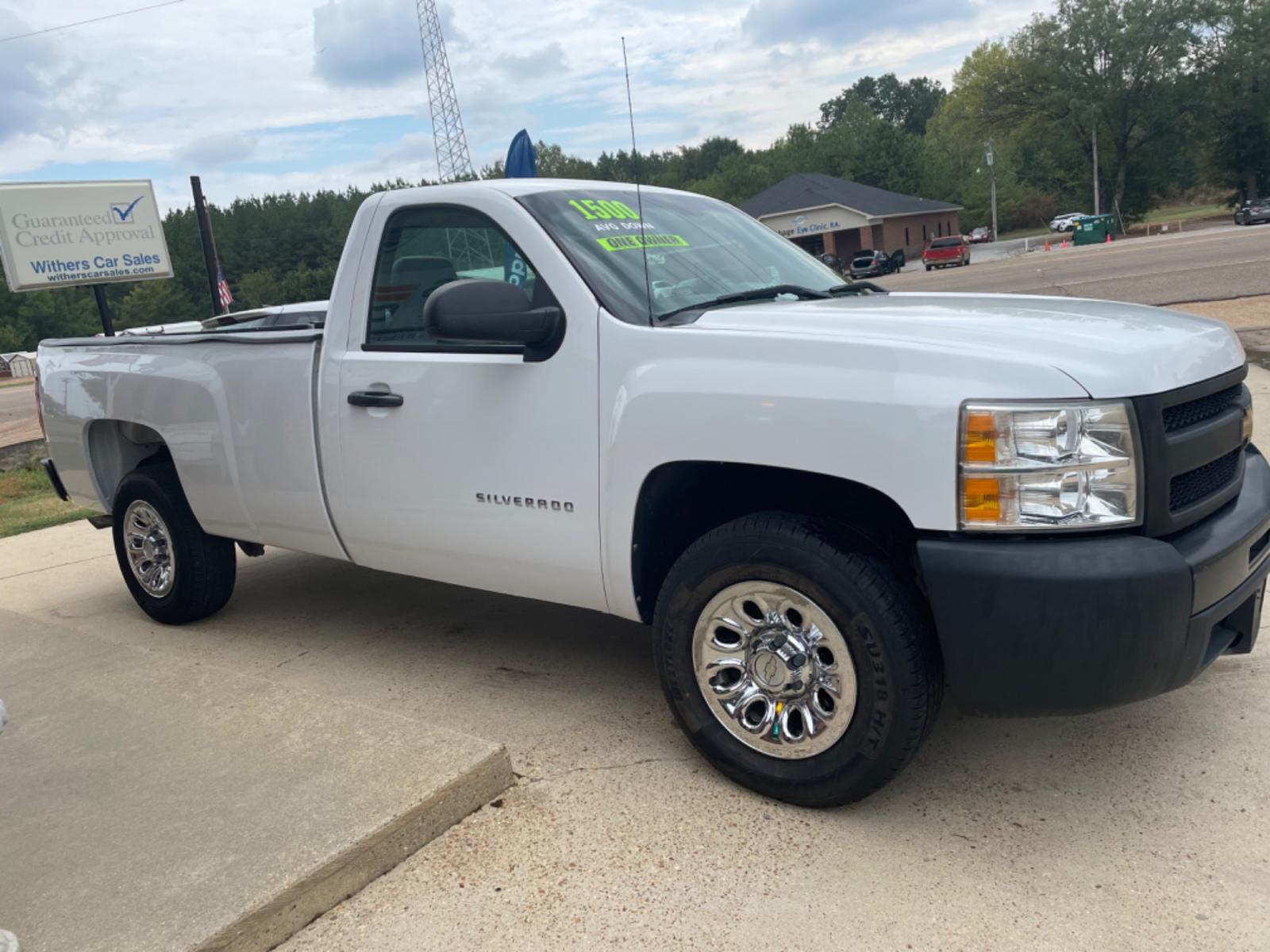 2013 White /Gray Chevrolet Silverado 1500 Work Truck 2WD (1GCNCPEX8DZ) with an 4.3L V6 OHV 12V engine, AUTO transmission, located at 204 Hwy. 16 East, Carthage, MS, 39051, (601) 267-7277, 0.000000, 0.000000 - Photo #1
