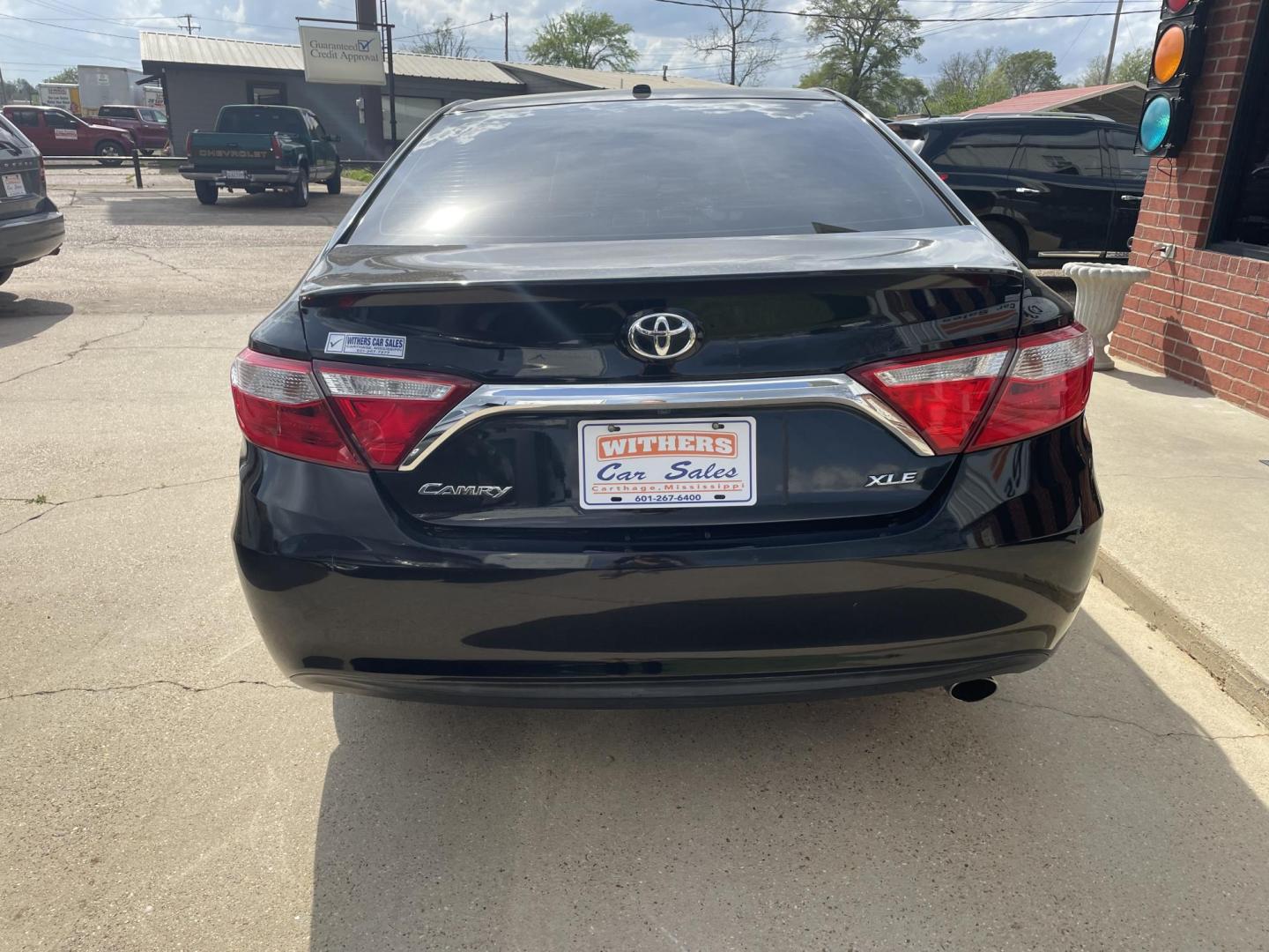 2016 Black /Tan Toyota Camry XSE (4T4BF1FK6GR) with an 2.5L L4 DOHC 16V engine, 6A transmission, located at 204 Hwy. 16 East, Carthage, MS, 39051, (601) 267-7277, 0.000000, 0.000000 - Photo#3