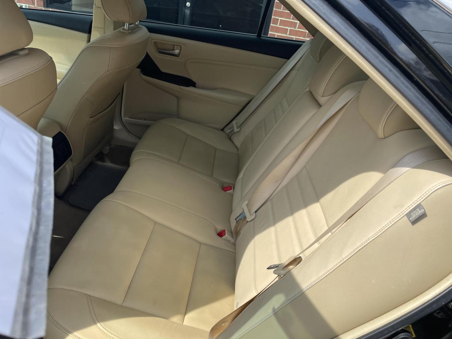 2016 Black /Tan Toyota Camry XSE (4T4BF1FK6GR) with an 2.5L L4 DOHC 16V engine, 6A transmission, located at 204 Hwy. 16 East, Carthage, MS, 39051, (601) 267-7277, 0.000000, 0.000000 - Photo#6
