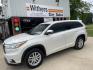 2015 White /Black Toyota Highlander LE FWD I4 (5TDZARFH4FS) with an 2.7L L4 DOHC 16V engine, 6-Speed Automatic transmission, located at 204 Hwy. 16 East, Carthage, MS, 39051, (601) 267-7277, 0.000000, 0.000000 - Photo#0