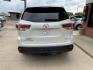 2015 White /Black Toyota Highlander LE FWD I4 (5TDZARFH4FS) with an 2.7L L4 DOHC 16V engine, 6-Speed Automatic transmission, located at 204 Hwy. 16 East, Carthage, MS, 39051, (601) 267-7277, 0.000000, 0.000000 - Photo#3