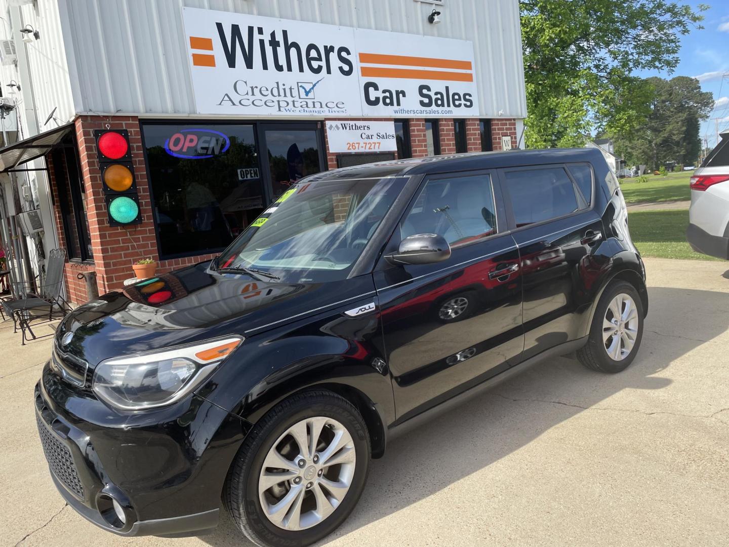 2016 Black /Black Kia Soul + (KNDJP3A58G7) with an 2.0L L4 DOHC 16V engine, 6A transmission, located at 204 Hwy. 16 East, Carthage, MS, 39051, (601) 267-7277, 0.000000, 0.000000 - Photo#0