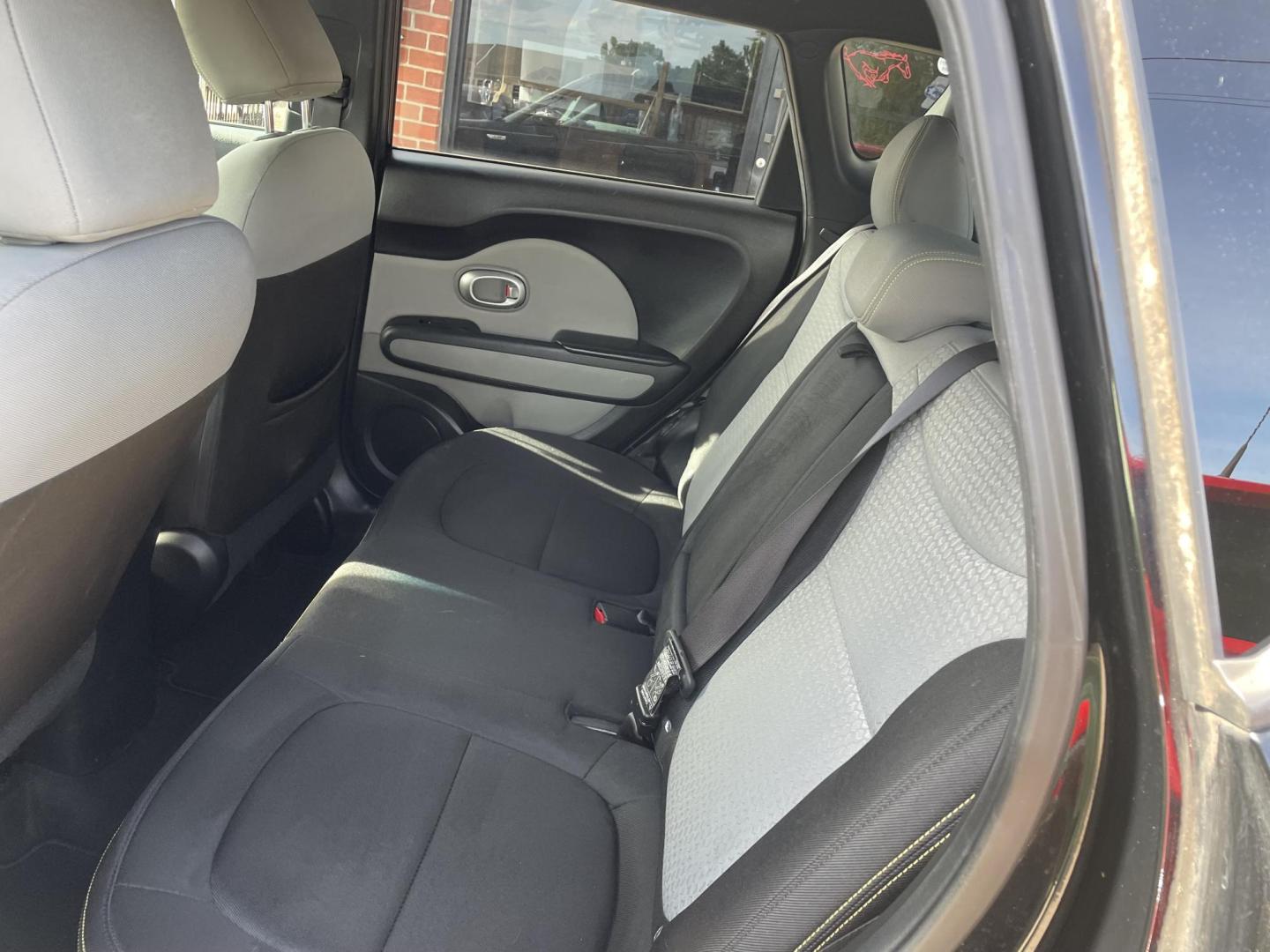 2016 Black /Black Kia Soul + (KNDJP3A58G7) with an 2.0L L4 DOHC 16V engine, 6A transmission, located at 204 Hwy. 16 East, Carthage, MS, 39051, (601) 267-7277, 0.000000, 0.000000 - Photo#6