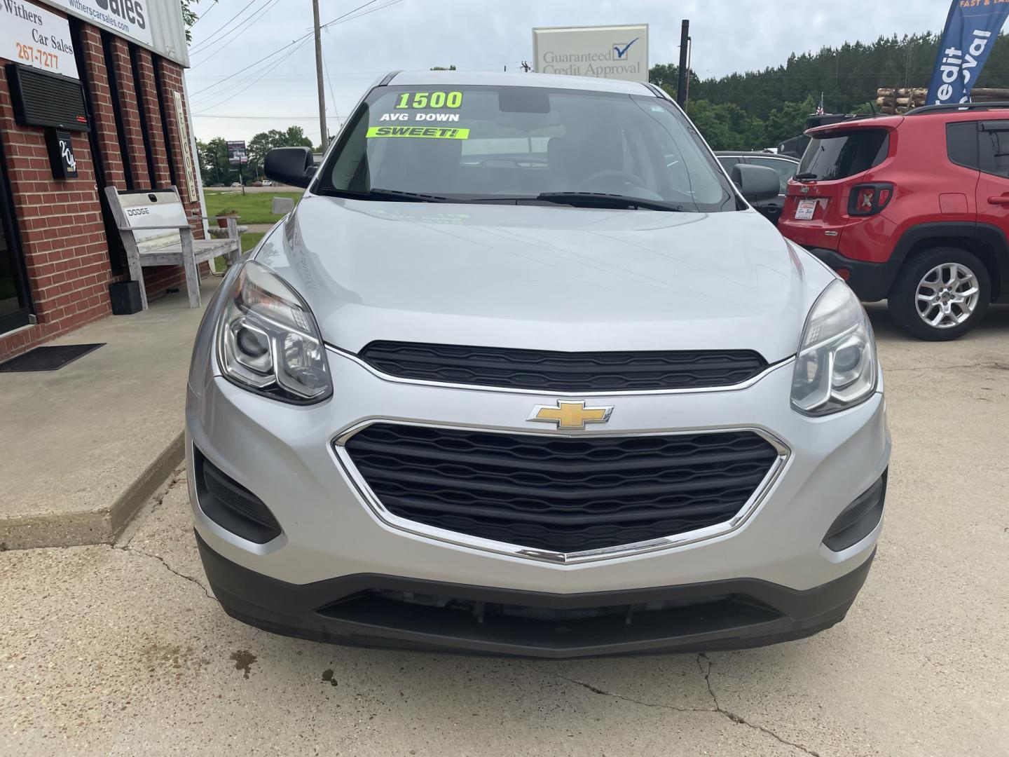 2016 Silver /Black Chevrolet Equinox LS 2WD (2GNALBEK7G1) with an 2.4L L4 DOHC 16V FFV engine, 6A transmission, located at 204 Hwy. 16 East, Carthage, MS, 39051, (601) 267-7277, 0.000000, 0.000000 - Photo#2
