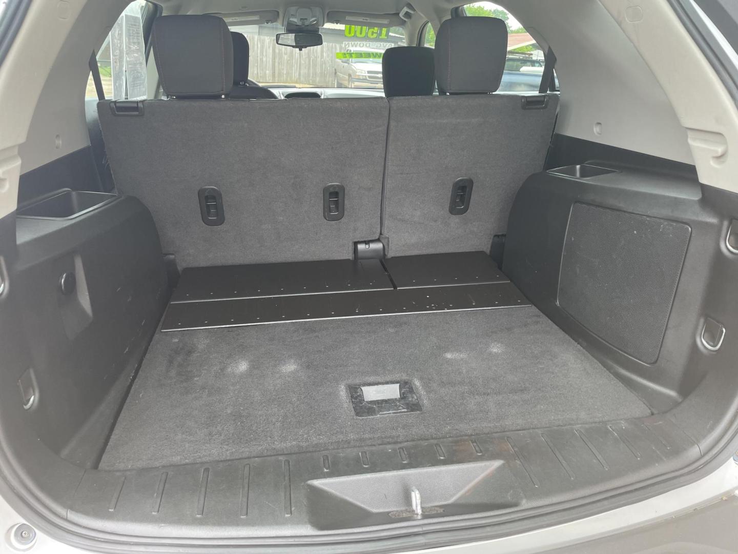 2016 Silver /Black Chevrolet Equinox LS 2WD (2GNALBEK7G1) with an 2.4L L4 DOHC 16V FFV engine, 6A transmission, located at 204 Hwy. 16 East, Carthage, MS, 39051, (601) 267-7277, 0.000000, 0.000000 - Photo#7