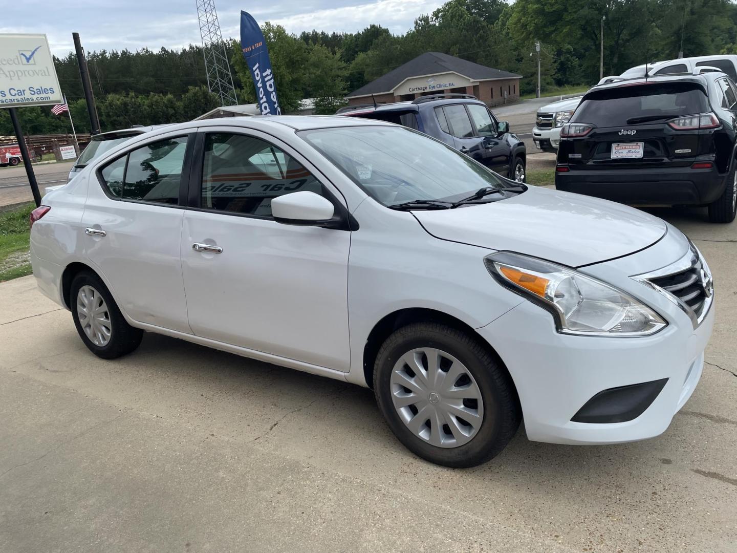 2017 White /Gray Nissan Versa 1.6 S 4A (3N1CN7AP5HL) with an 1.6L L4 DOHC 16V engine, 4A transmission, located at 204 Hwy. 16 East, Carthage, MS, 39051, (601) 267-7277, 0.000000, 0.000000 - Photo#1