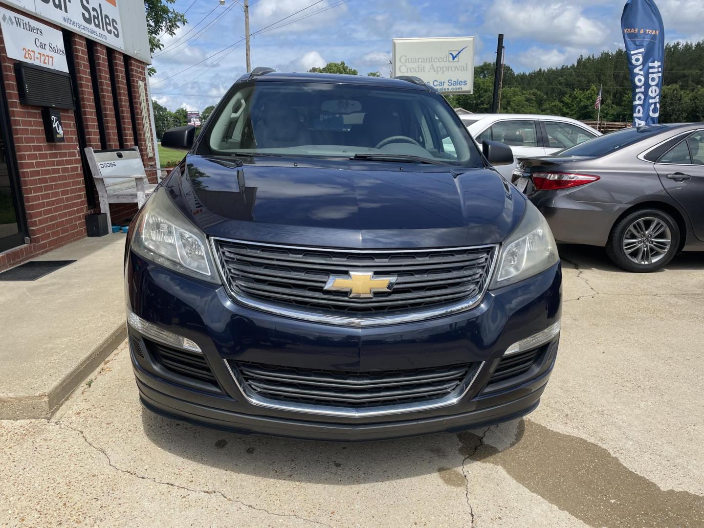 2017 Blue /Gray Chevrolet Traverse LS FWD (1GNKRFKD1HJ) with an 3.6L V6 DOHC 24V engine, 6A transmission, located at 204 Hwy. 16 East, Carthage, MS, 39051, (601) 267-7277, 0.000000, 0.000000 - Photo#2