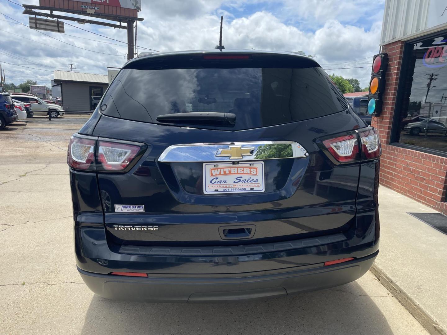 2017 Blue /Gray Chevrolet Traverse LS FWD (1GNKRFKD1HJ) with an 3.6L V6 DOHC 24V engine, 6A transmission, located at 204 Hwy. 16 East, Carthage, MS, 39051, (601) 267-7277, 0.000000, 0.000000 - Photo#3