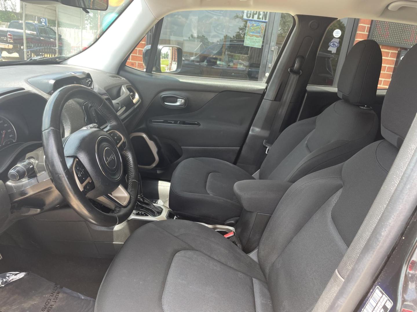 2016 Black /Black Jeep Renegade Latitude FWD (ZACCJABT7GP) with an 2.4L L4 DOHC 16V engine, 6M transmission, located at 204 Hwy. 16 East, Carthage, MS, 39051, (601) 267-7277, 0.000000, 0.000000 - Photo#4
