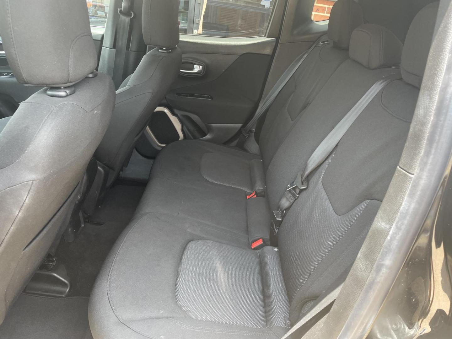 2016 Black /Black Jeep Renegade Latitude FWD (ZACCJABT7GP) with an 2.4L L4 DOHC 16V engine, 6M transmission, located at 204 Hwy. 16 East, Carthage, MS, 39051, (601) 267-7277, 0.000000, 0.000000 - Photo#6