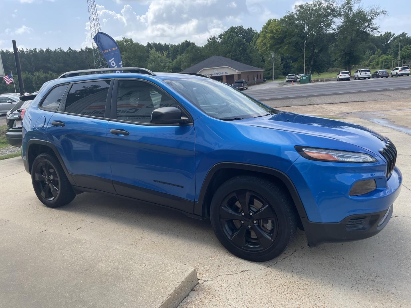 2017 Blue /Black Jeep Cherokee Sport FWD (1C4PJLAB6HW) with an 2.4L L4 DOHC 16V engine, 9A transmission, located at 204 Hwy. 16 East, Carthage, MS, 39051, (601) 267-7277, 0.000000, 0.000000 - Photo#1