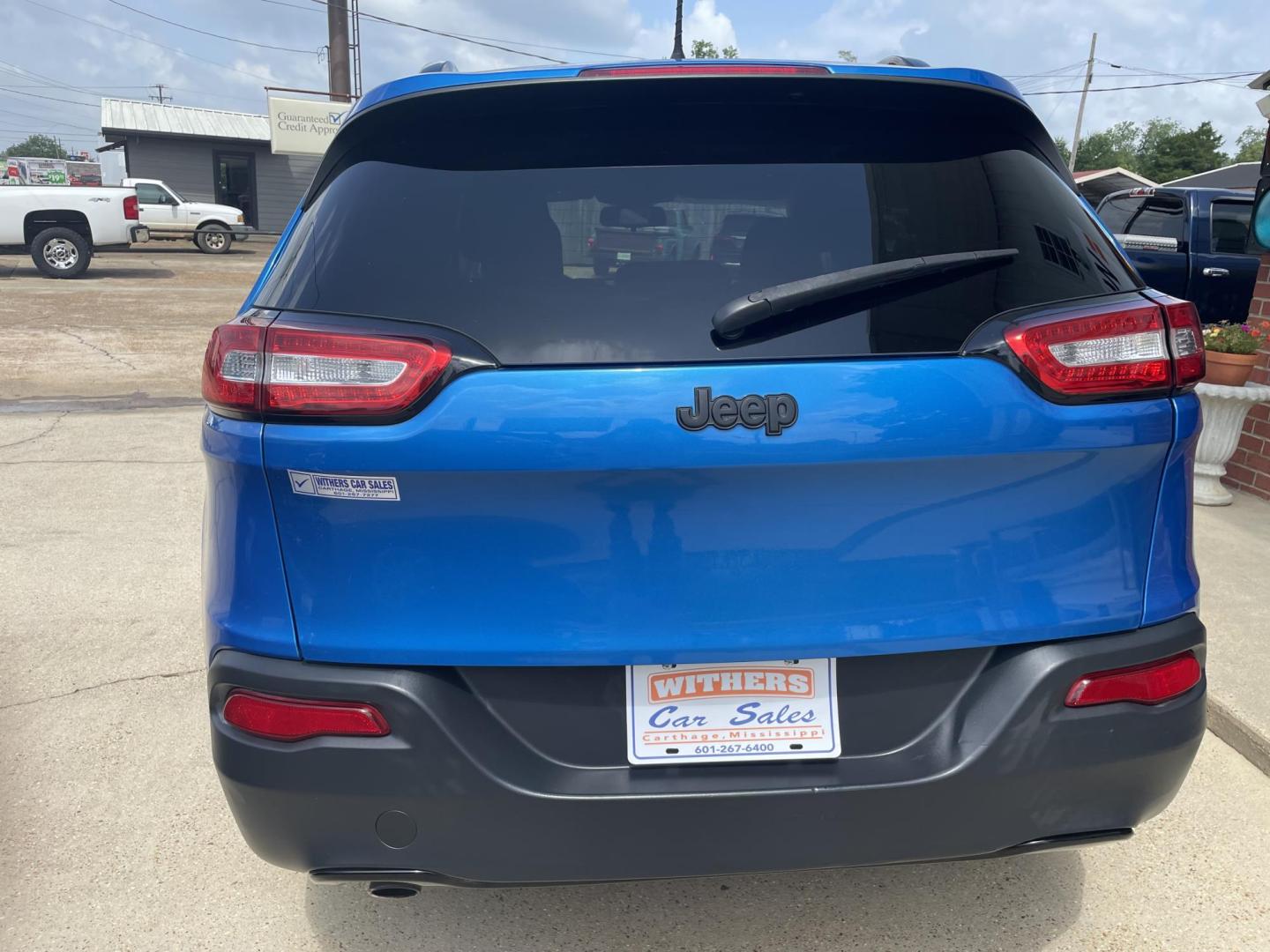 2017 Blue /Black Jeep Cherokee Sport FWD (1C4PJLAB6HW) with an 2.4L L4 DOHC 16V engine, 9A transmission, located at 204 Hwy. 16 East, Carthage, MS, 39051, (601) 267-7277, 0.000000, 0.000000 - Photo#3