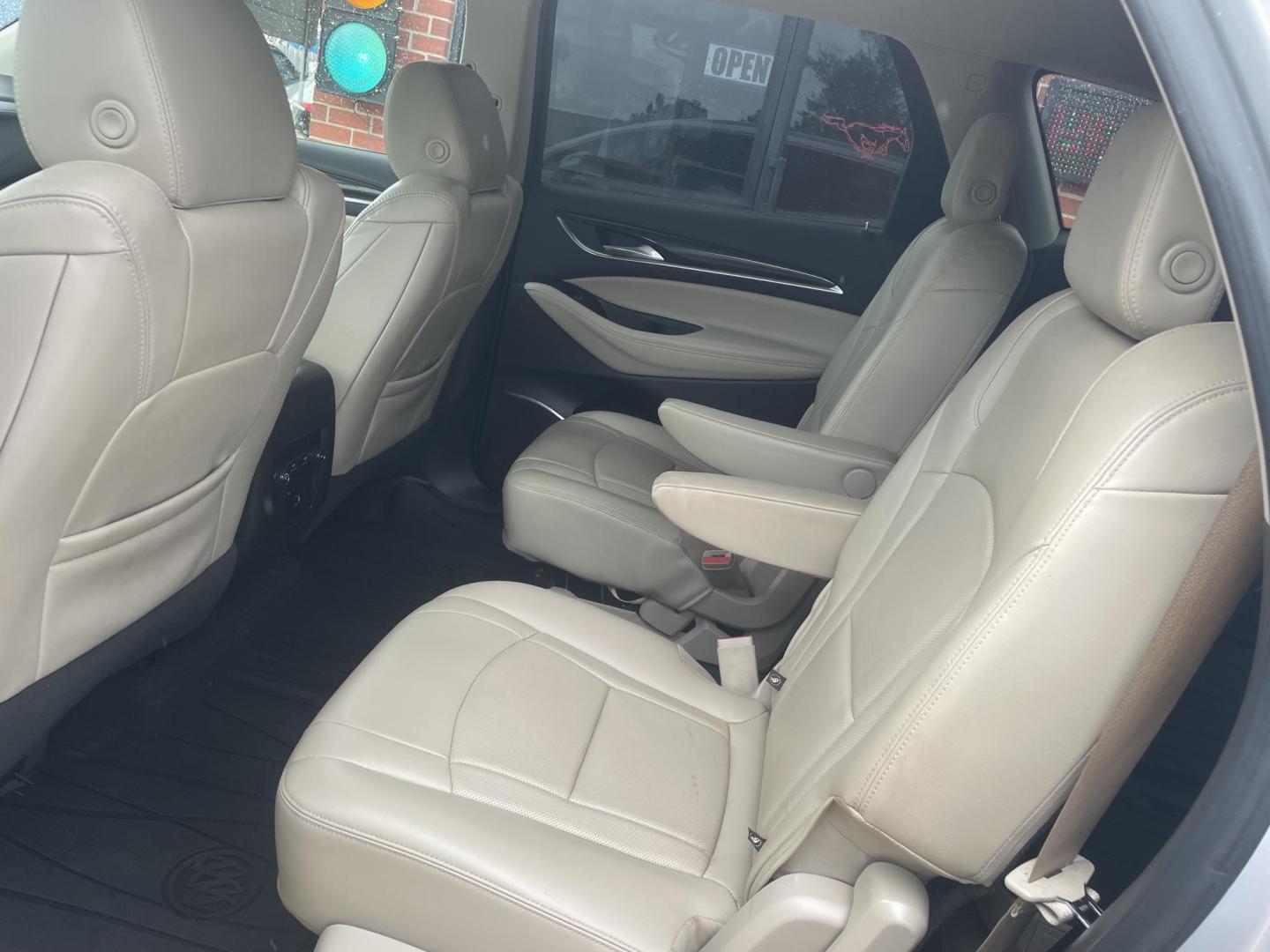 2018 Silver /Tan leather Buick Enclave Essence FWD (5GAERBKW3JJ) with an 3.6L V6 DOHC 24V engine, 9A transmission, located at 204 Hwy. 16 East, Carthage, MS, 39051, (601) 267-7277, 0.000000, 0.000000 - Photo#6