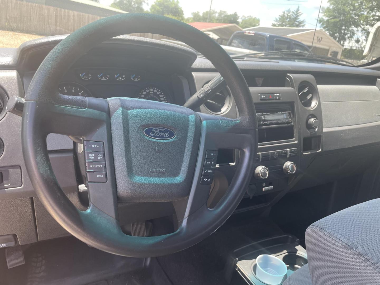 2013 Gray /Gray Ford F-150 Lariat SuperCab 6.5-ft. Bed 4WD (1FTFX1EF1DK) with an 5.0L V8 engine, 6-Speed Automatic transmission, located at 204 Hwy. 16 East, Carthage, MS, 39051, (601) 267-7277, 0.000000, 0.000000 - Photo#3