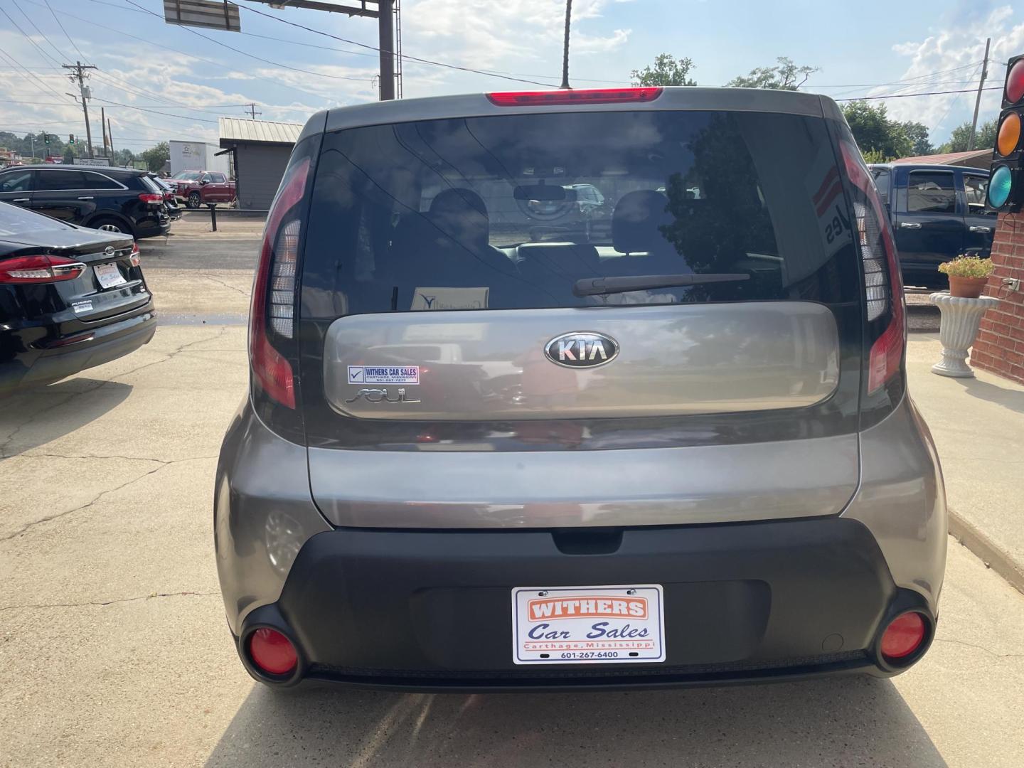 2014 Silver /Black Kia Soul Base (KNDJN2A20E7) with an 1.6L L4 DOHC 16V engine, located at 204 Hwy. 16 East, Carthage, MS, 39051, (601) 267-7277, 0.000000, 0.000000 - Photo#3