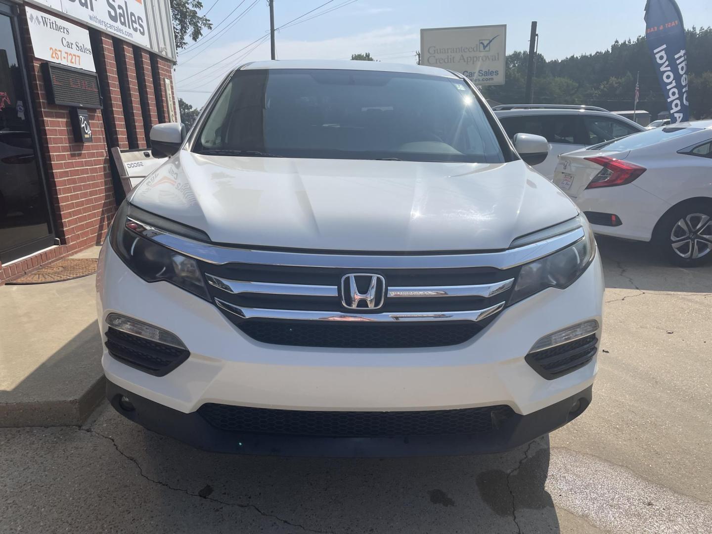 2018 White /Beige Honda Pilot EX 2WD (5FNYF5H37JB) with an 3.5L V6 SOHC 24V engine, 6A transmission, located at 204 Hwy. 16 East, Carthage, MS, 39051, (601) 267-7277, 0.000000, 0.000000 - Photo#2