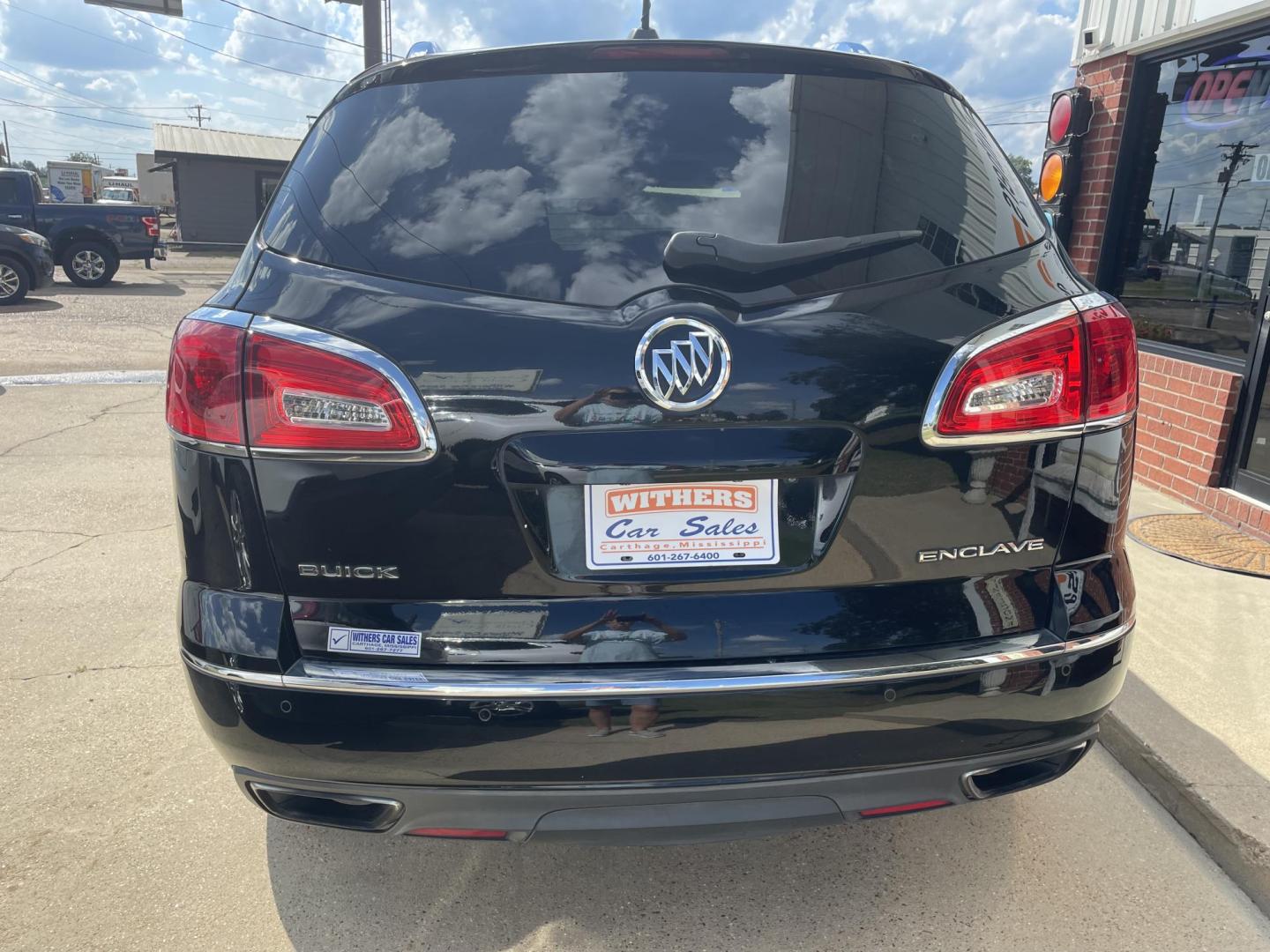 2017 Black /Black Buick Enclave Premium FWD (5GAKRCKD3HJ) with an 3.6L V6 DOHC 24V engine, 6A transmission, located at 204 Hwy. 16 East, Carthage, MS, 39051, (601) 267-7277, 0.000000, 0.000000 - Photo#4