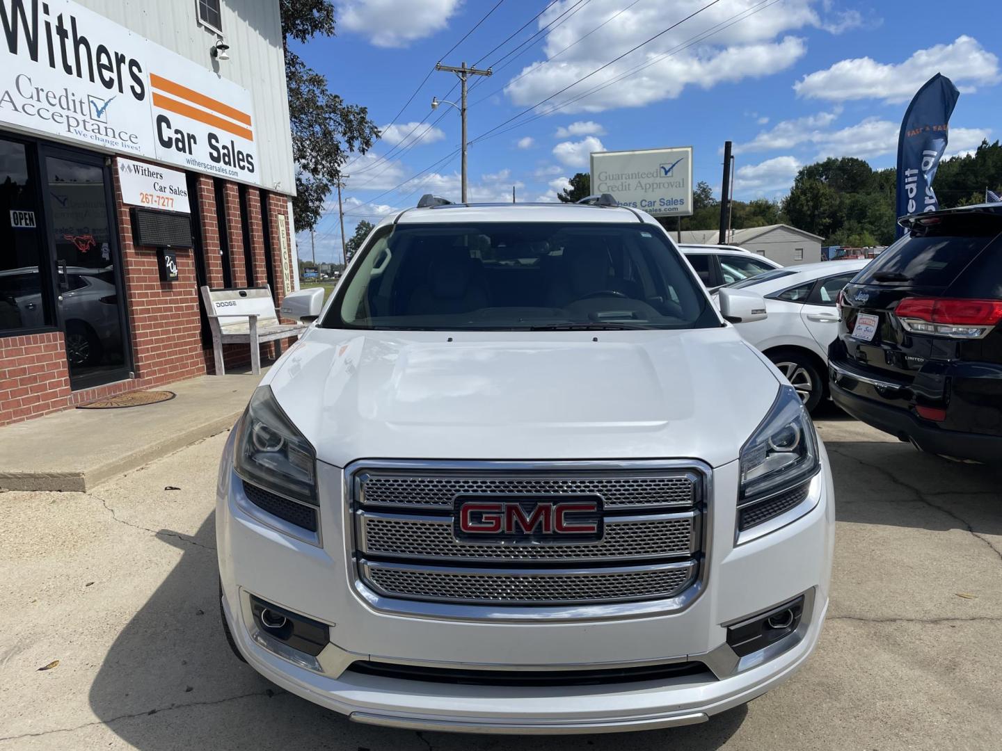 2016 White /Tan GMC Acadia Denali FWD (1GKKRTKD9GJ) with an 3.6L V6 DOHC 24V engine, 6-Speed Automatic transmission, located at 204 Hwy. 16 East, Carthage, MS, 39051, (601) 267-7277, 0.000000, 0.000000 - Photo#2