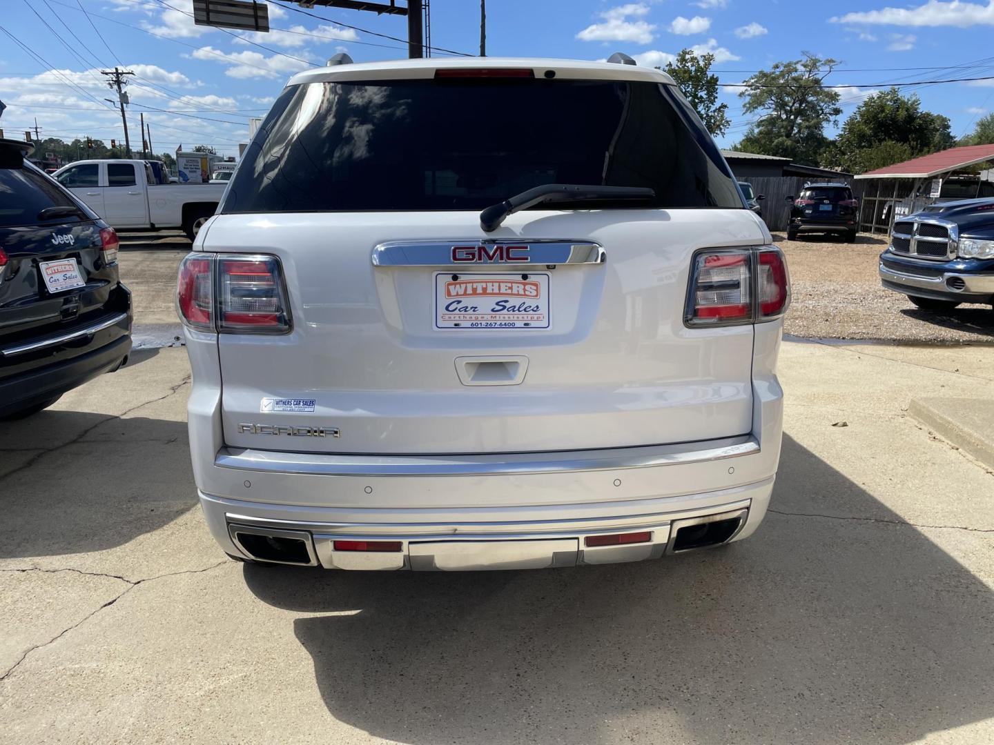 2016 White /Tan GMC Acadia Denali FWD (1GKKRTKD9GJ) with an 3.6L V6 DOHC 24V engine, 6-Speed Automatic transmission, located at 204 Hwy. 16 East, Carthage, MS, 39051, (601) 267-7277, 0.000000, 0.000000 - Photo#3