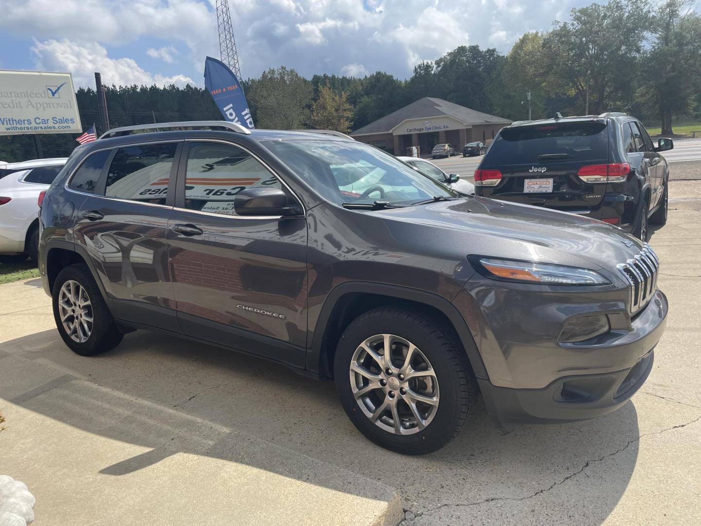 2018 Gray /Black Jeep Cherokee Latitude Plus FWD (1C4PJLLB0JD) with an 2.4L L4 DOHC 16V engine, 9A transmission, located at 204 Hwy. 16 East, Carthage, MS, 39051, (601) 267-7277, 0.000000, 0.000000 - Photo#1