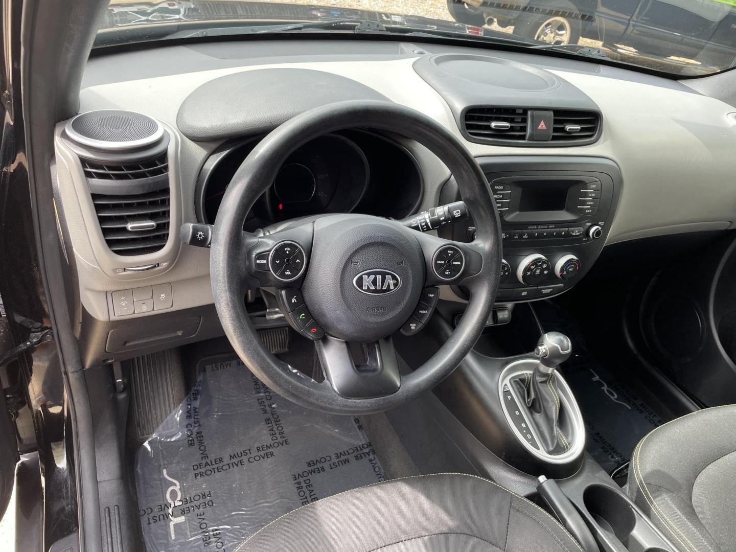 2015 Black /Black Kia Soul + (KNDJP3A58F7) with an 2.0L L4 DOHC 16V engine, 6-Speed Automatic transmission, located at 204 Hwy. 16 East, Carthage, MS, 39051, (601) 267-7277, 0.000000, 0.000000 - Photo#5