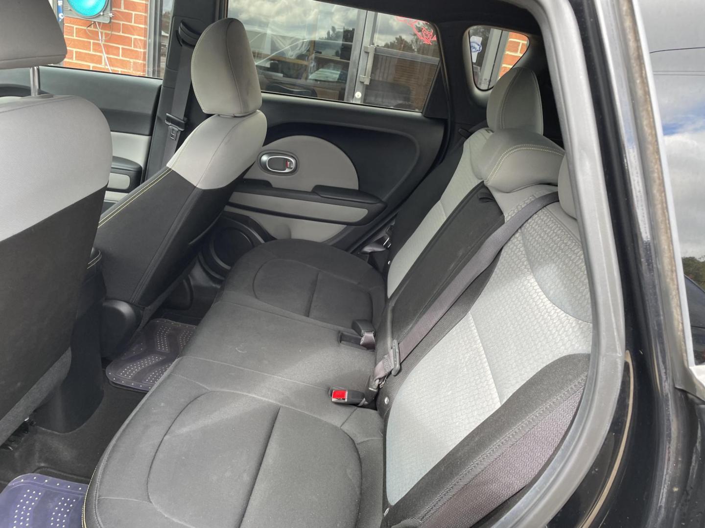 2015 Black /Black Kia Soul + (KNDJP3A58F7) with an 2.0L L4 DOHC 16V engine, 6-Speed Automatic transmission, located at 204 Hwy. 16 East, Carthage, MS, 39051, (601) 267-7277, 0.000000, 0.000000 - Photo#6