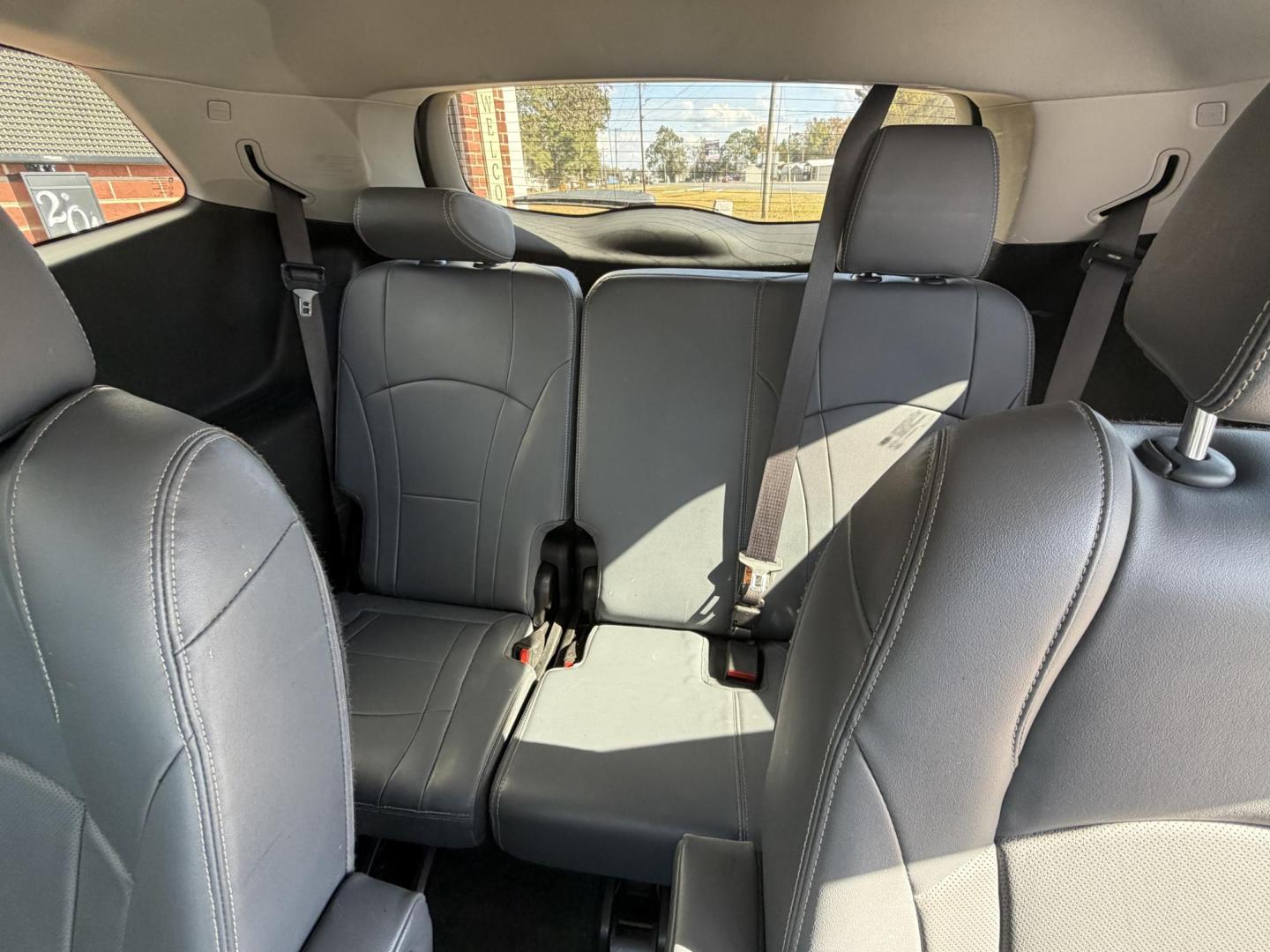 2020 White /GRAY Buick Enclave Essence FWD (5GAERBKW7LJ) with an 3.6L V6 DOHC 24V engine, 9A transmission, located at 204 Hwy. 16 East, Carthage, MS, 39051, (601) 267-7277, 0.000000, 0.000000 - Photo#6