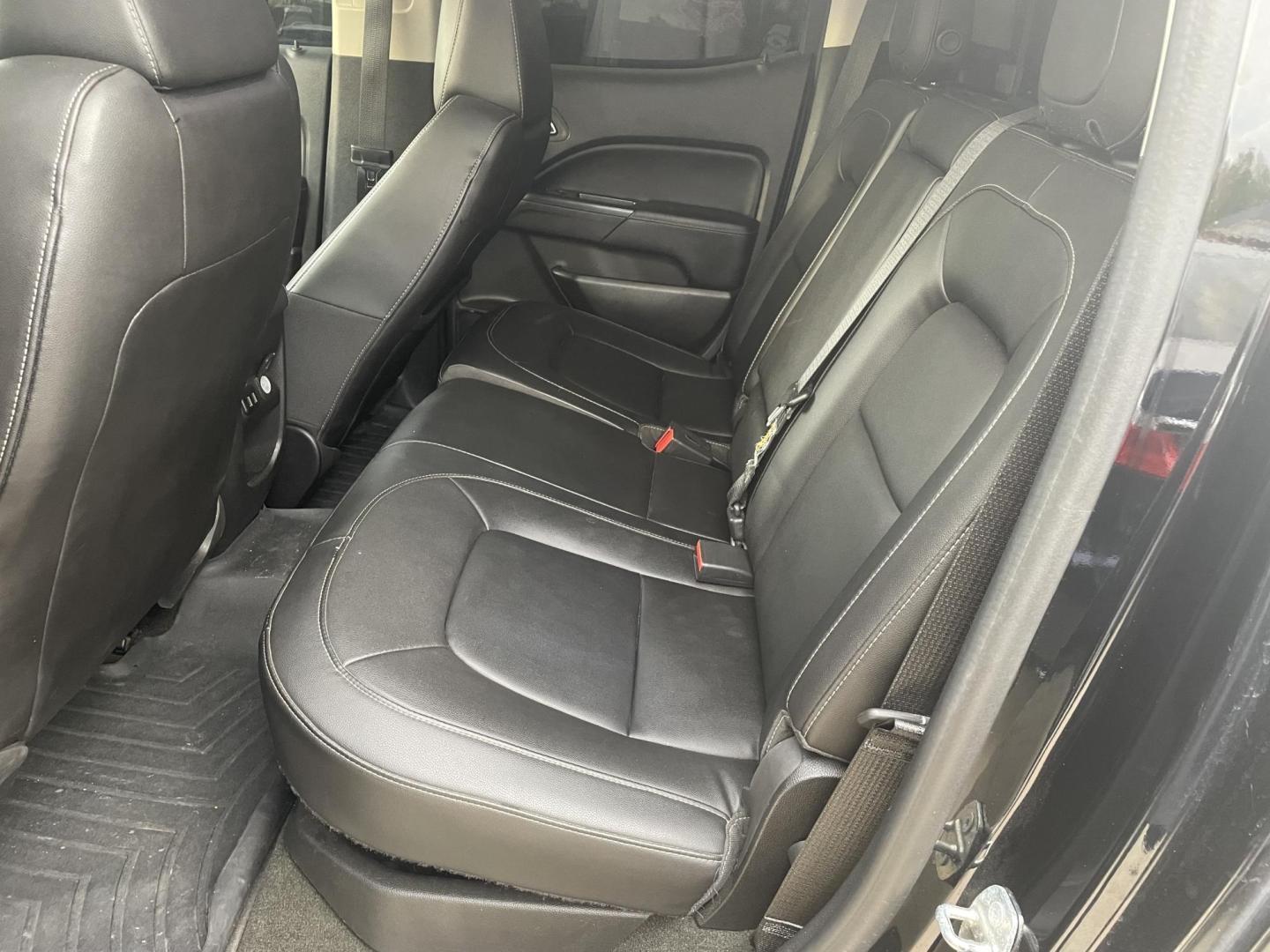 2016 Black /Black GMC Canyon SLT Crew Cab 2WD (1GTG5DE39G1) with an 3.6L V6 DOHC 24V engine, 6A transmission, located at 204 Hwy. 16 East, Carthage, MS, 39051, (601) 267-7277, 0.000000, 0.000000 - Photo#6