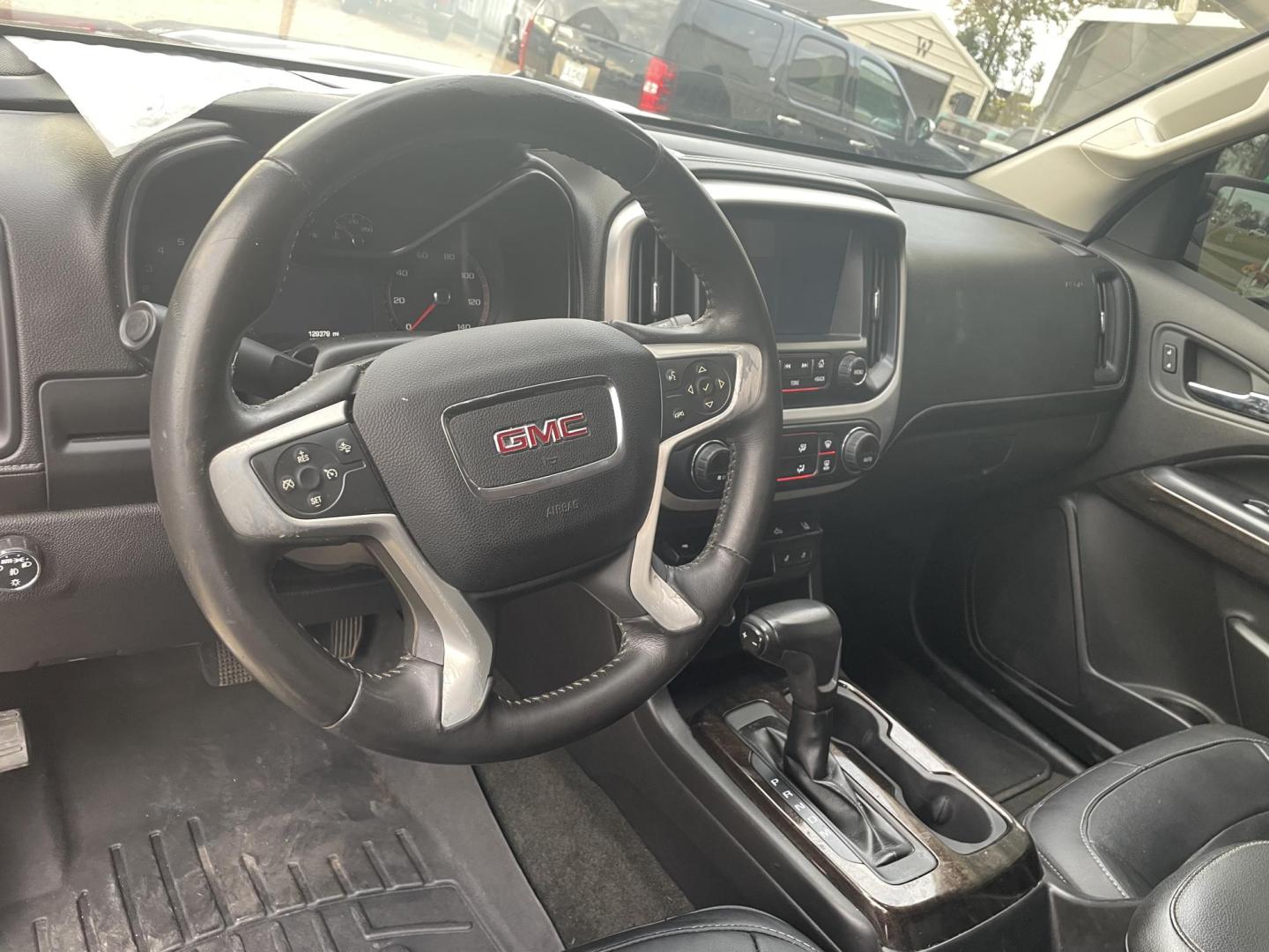 2016 Black /Black GMC Canyon SLT Crew Cab 2WD (1GTG5DE39G1) with an 3.6L V6 DOHC 24V engine, 6A transmission, located at 204 Hwy. 16 East, Carthage, MS, 39051, (601) 267-7277, 0.000000, 0.000000 - Photo#5