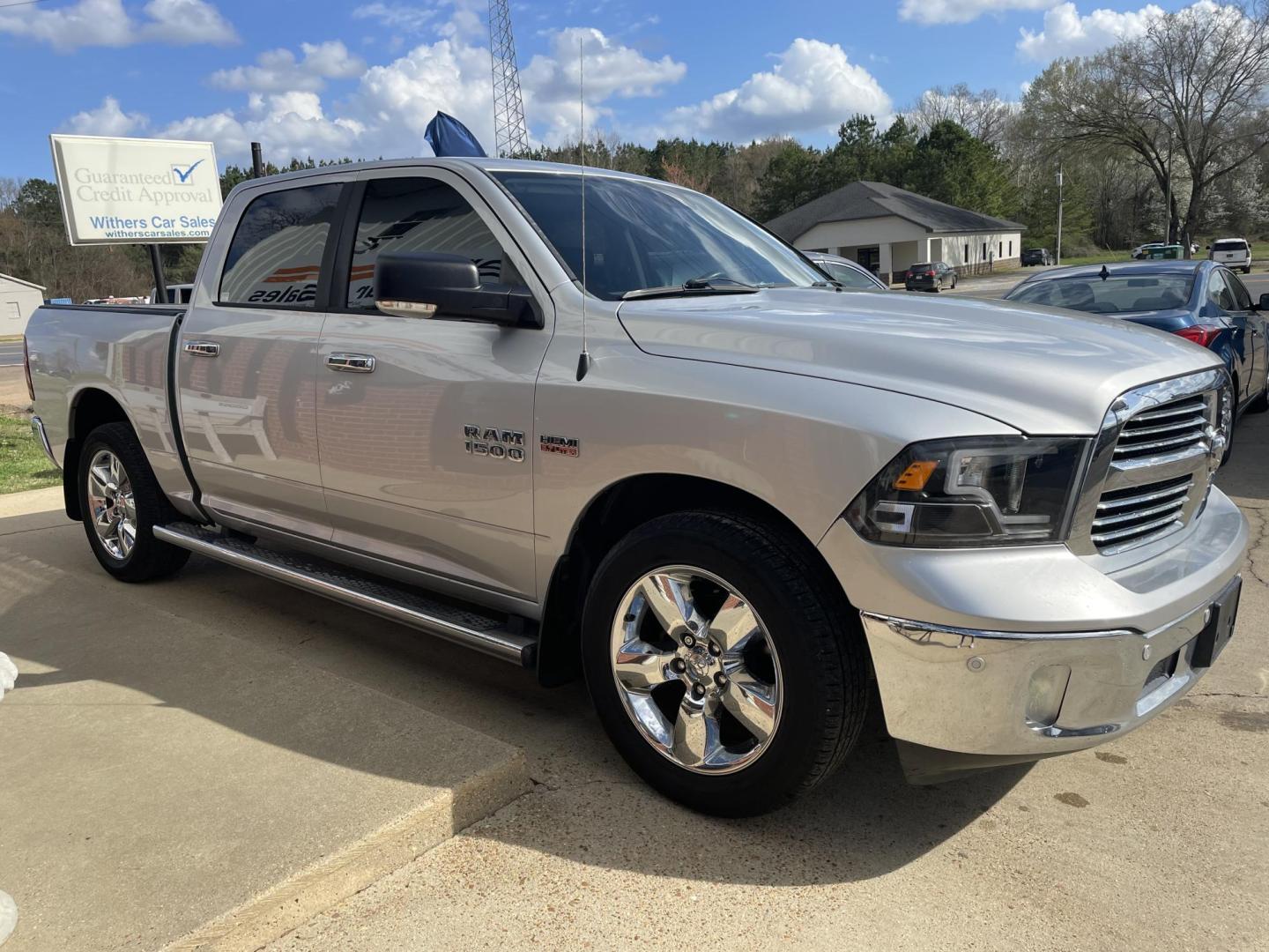 2016 Silver /Black RAM 1500 SLT Crew Cab SWB 2WD (1C6RR6LTXGS) with an 5.7L V8 OHV 16V engine, 6A transmission, located at 204 Hwy. 16 East, Carthage, MS, 39051, (601) 267-7277, 0.000000, 0.000000 - Photo#1