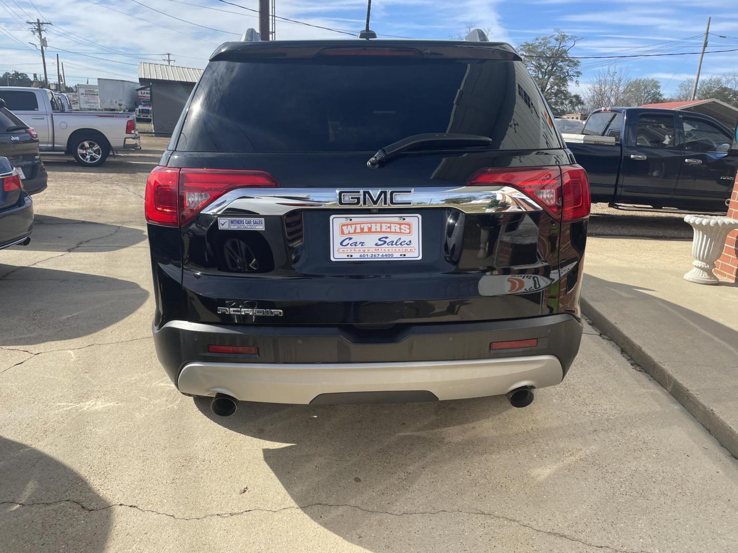 2019 Black /Black GMC Acadia SLT-1 FWD (1GKKNMLSXKZ) with an 3.6L V6 DOHC 24V engine, 6A transmission, located at 204 Hwy. 16 East, Carthage, MS, 39051, (601) 267-7277, 0.000000, 0.000000 - Photo#3