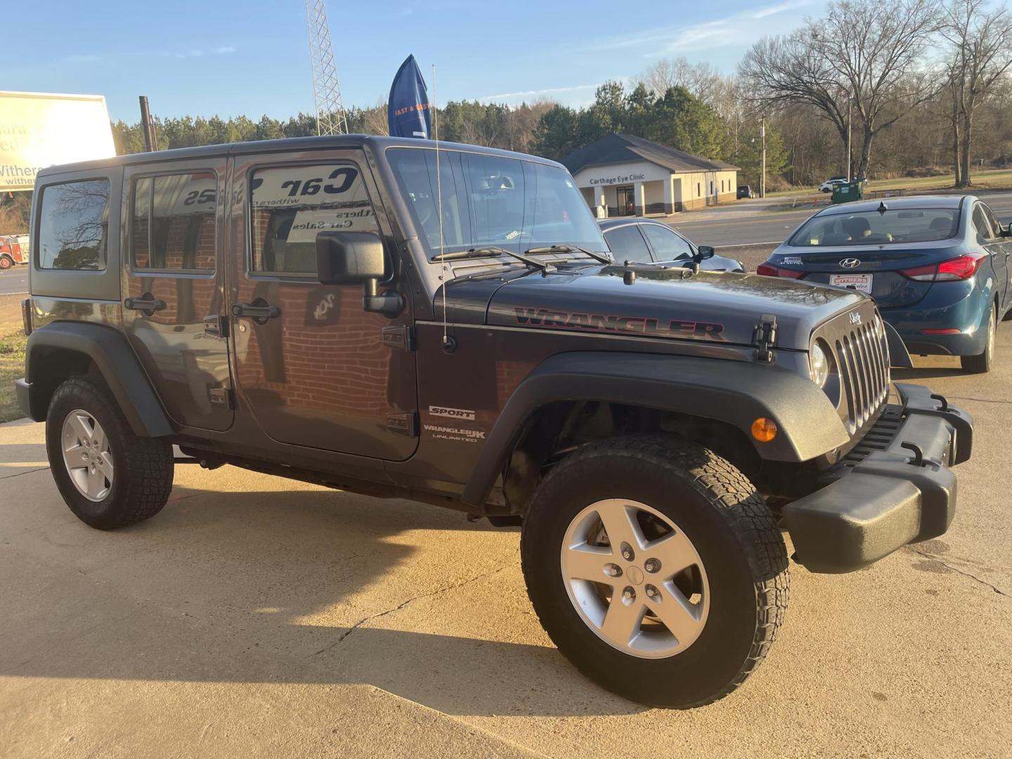 2018 Gray /Black Jeep Wrangler Unlimited Sport 4WD (1C4BJWDG9JL) with an 3.6L V6 DOHC 24V FFV engine, Auto transmission, located at 204 Hwy. 16 East, Carthage, MS, 39051, (601) 267-7277, 0.000000, 0.000000 - Photo#1
