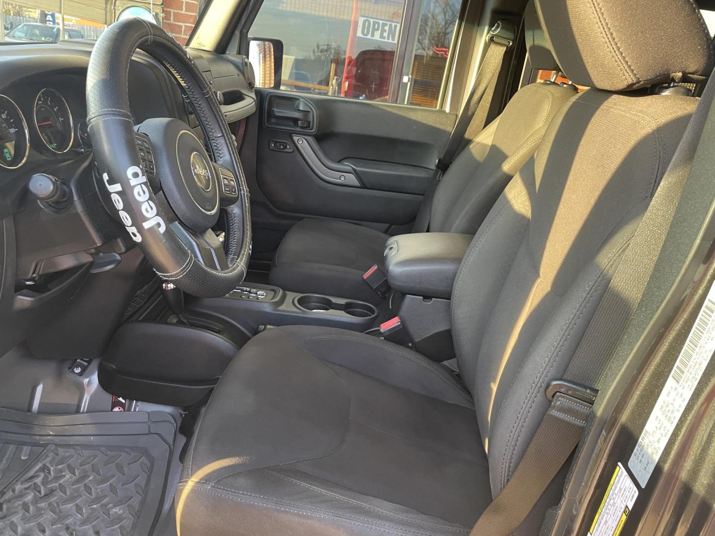 2018 Gray /Black Jeep Wrangler Unlimited Sport 4WD (1C4BJWDG9JL) with an 3.6L V6 DOHC 24V FFV engine, Auto transmission, located at 204 Hwy. 16 East, Carthage, MS, 39051, (601) 267-7277, 0.000000, 0.000000 - Photo#3