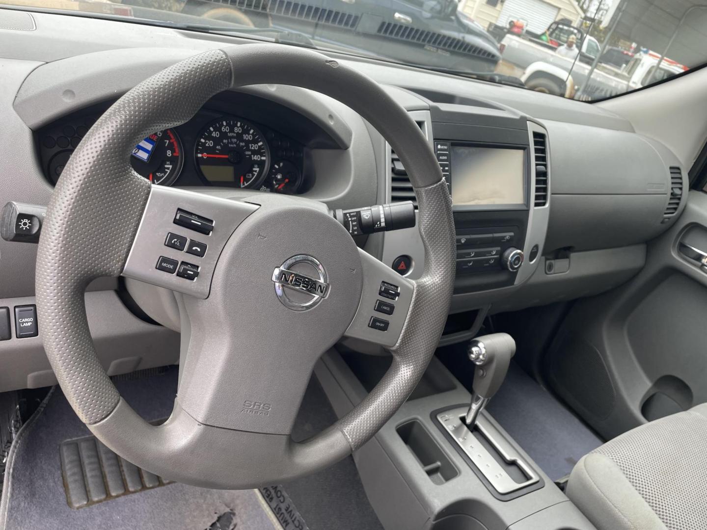 2019 Black /Gray Nissan Frontier SL Crew Cab 5AT 2WD (1N6AD0ER2KN) with an 4.0L V6 DOHC 24V engine, 5A transmission, located at 204 Hwy. 16 East, Carthage, MS, 39051, (601) 267-7277, 0.000000, 0.000000 - Photo#4