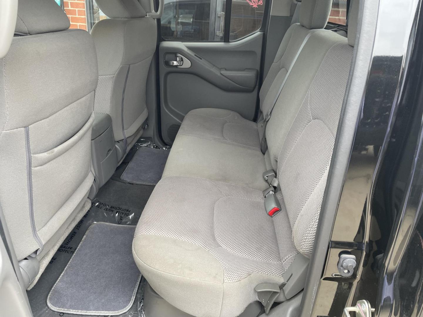 2019 Black /Gray Nissan Frontier SL Crew Cab 5AT 2WD (1N6AD0ER2KN) with an 4.0L V6 DOHC 24V engine, 5A transmission, located at 204 Hwy. 16 East, Carthage, MS, 39051, (601) 267-7277, 0.000000, 0.000000 - Photo#5