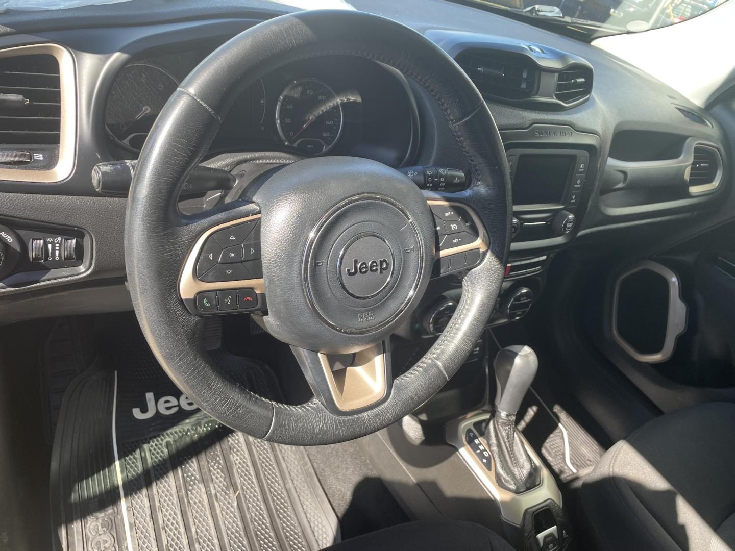 2015 Green /Black Jeep Renegade Latitude FWD (ZACCJABT8FP) with an 2.4L L4 engine, 6-Speed Manual transmission, located at 204 Hwy. 16 East, Carthage, MS, 39051, (601) 267-7277, 0.000000, 0.000000 - Photo#5