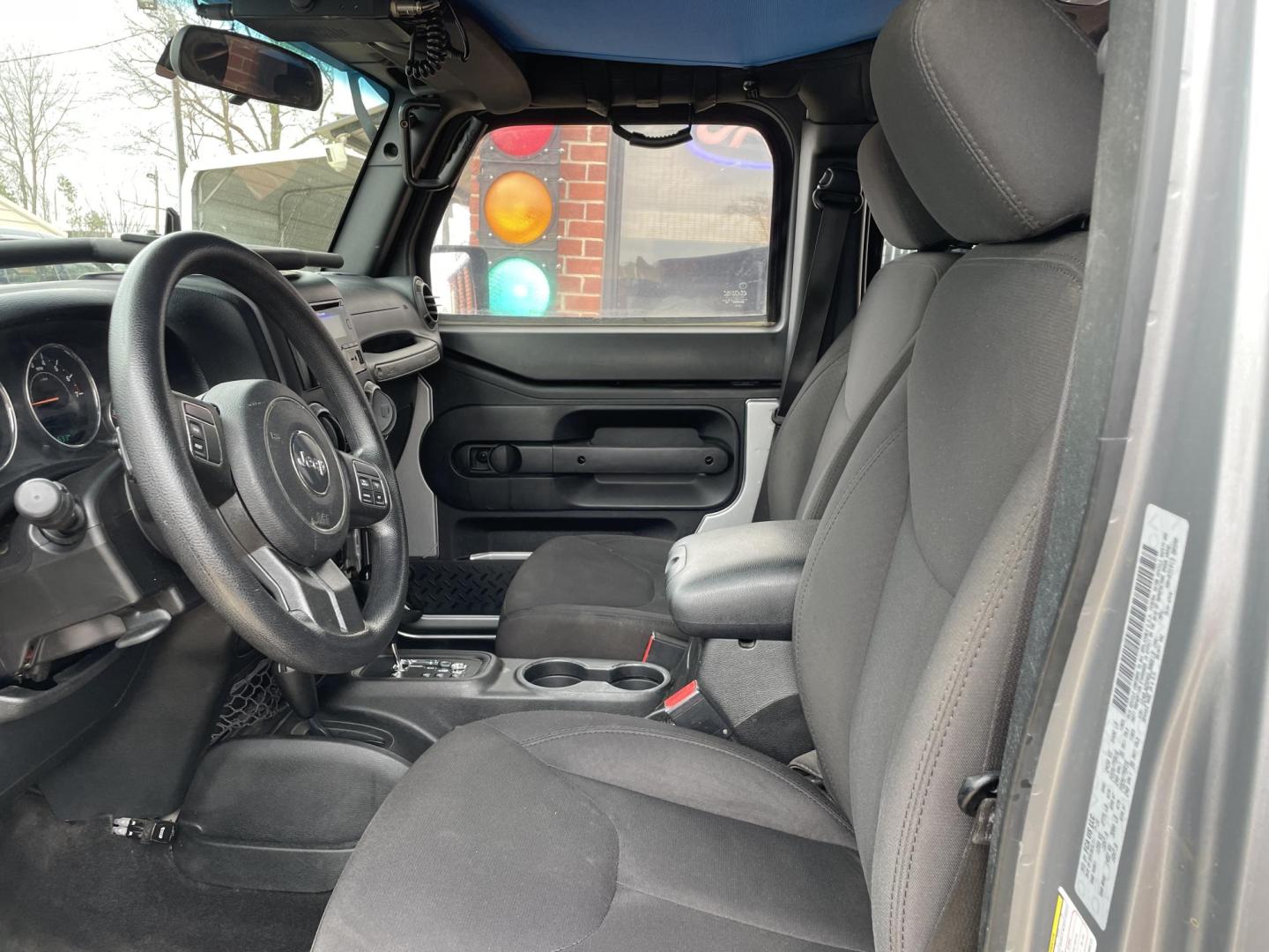 2016 Gray /Black Jeep Wrangler Unlimited Sport 4WD (1C4BJWDG4GL) with an 3.6L V6 DOHC 24V FFV engine, auto transmission, located at 204 Hwy. 16 East, Carthage, MS, 39051, (601) 267-7277, 0.000000, 0.000000 - Photo#5