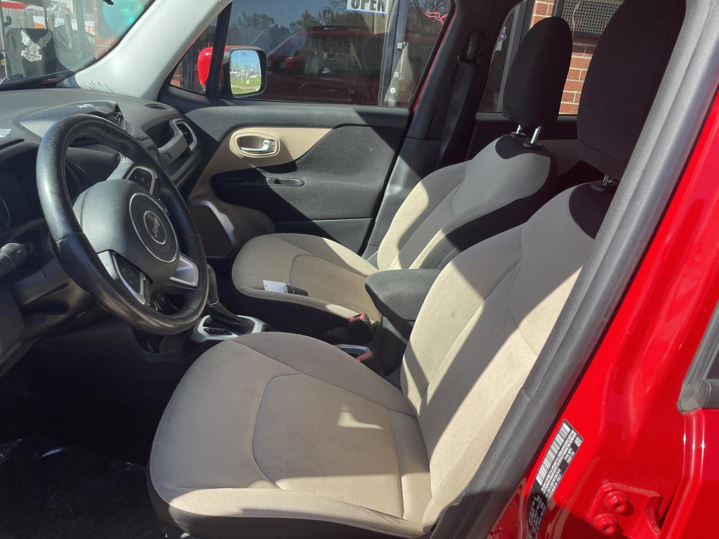 2015 RED /Black Jeep Renegade Latitude 4WD (ZACCJBBT8FP) with an 2.4L L4 engine, 6-Speed Manual transmission, located at 204 Hwy. 16 East, Carthage, MS, 39051, (601) 267-7277, 0.000000, 0.000000 - Photo#4