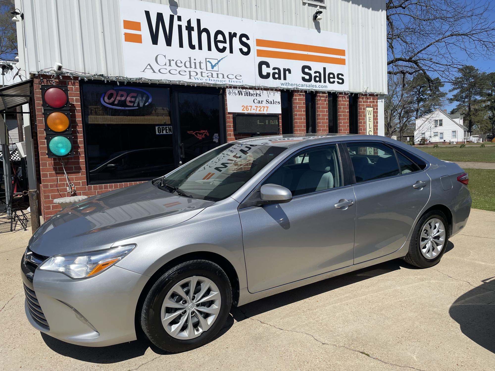 photo of 2017 Toyota Camry SE
