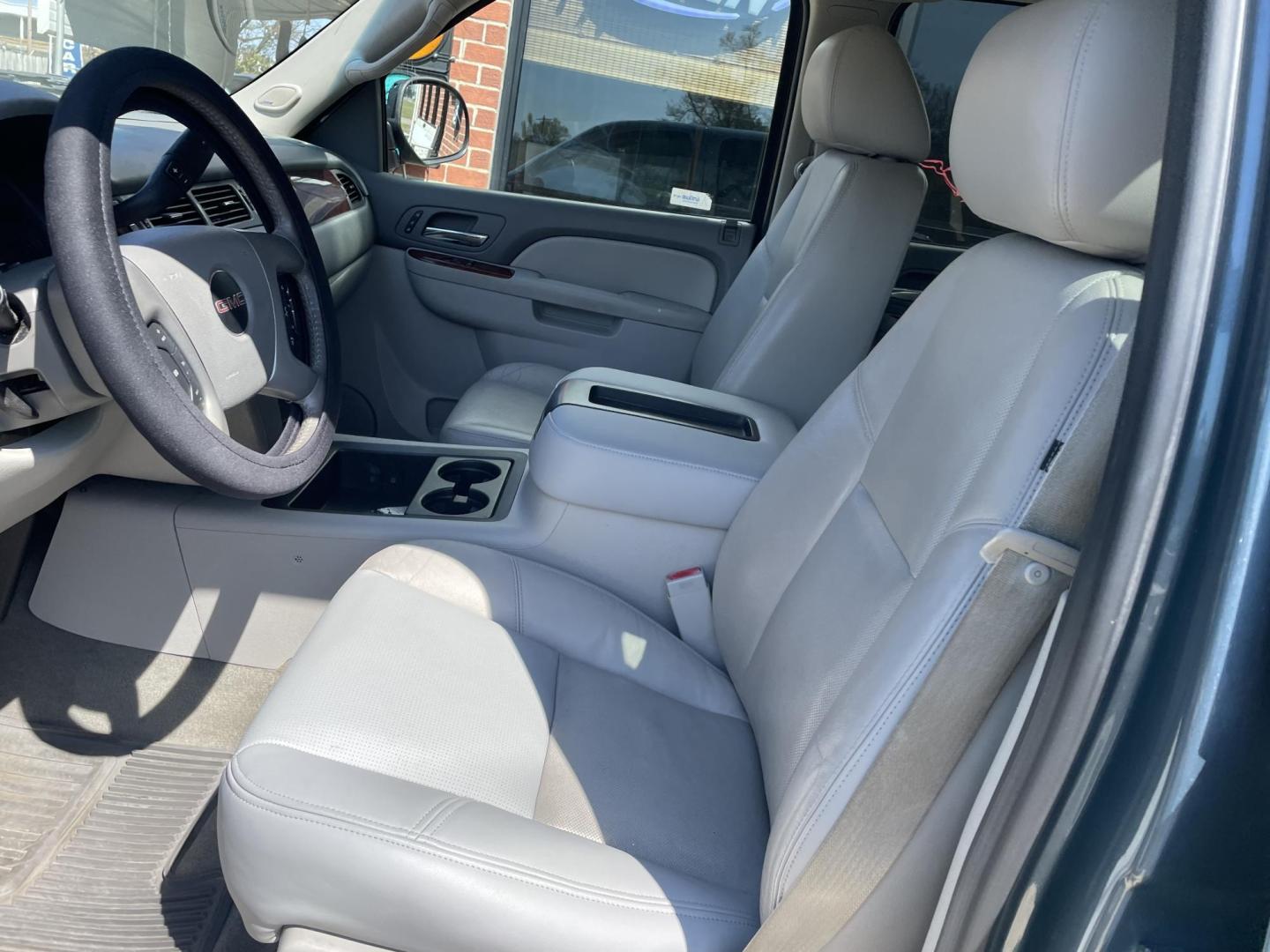 2012 Blue /Gray GMC Sierra 1500 SLT Crew Cab 2WD (3GTP1WE07CG) with an 5.3L V8 OHV 16V FFV engine, 6-Speed Automatic transmission, located at 204 Hwy. 16 East, Carthage, MS, 39051, (601) 267-7277, 0.000000, 0.000000 - Photo#4