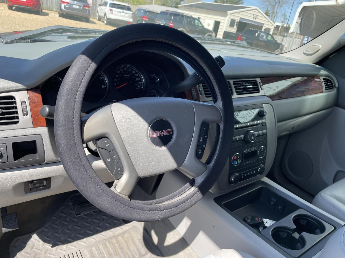 2012 Blue /Gray GMC Sierra 1500 SLT Crew Cab 2WD (3GTP1WE07CG) with an 5.3L V8 OHV 16V FFV engine, 6-Speed Automatic transmission, located at 204 Hwy. 16 East, Carthage, MS, 39051, (601) 267-7277, 0.000000, 0.000000 - Photo#5