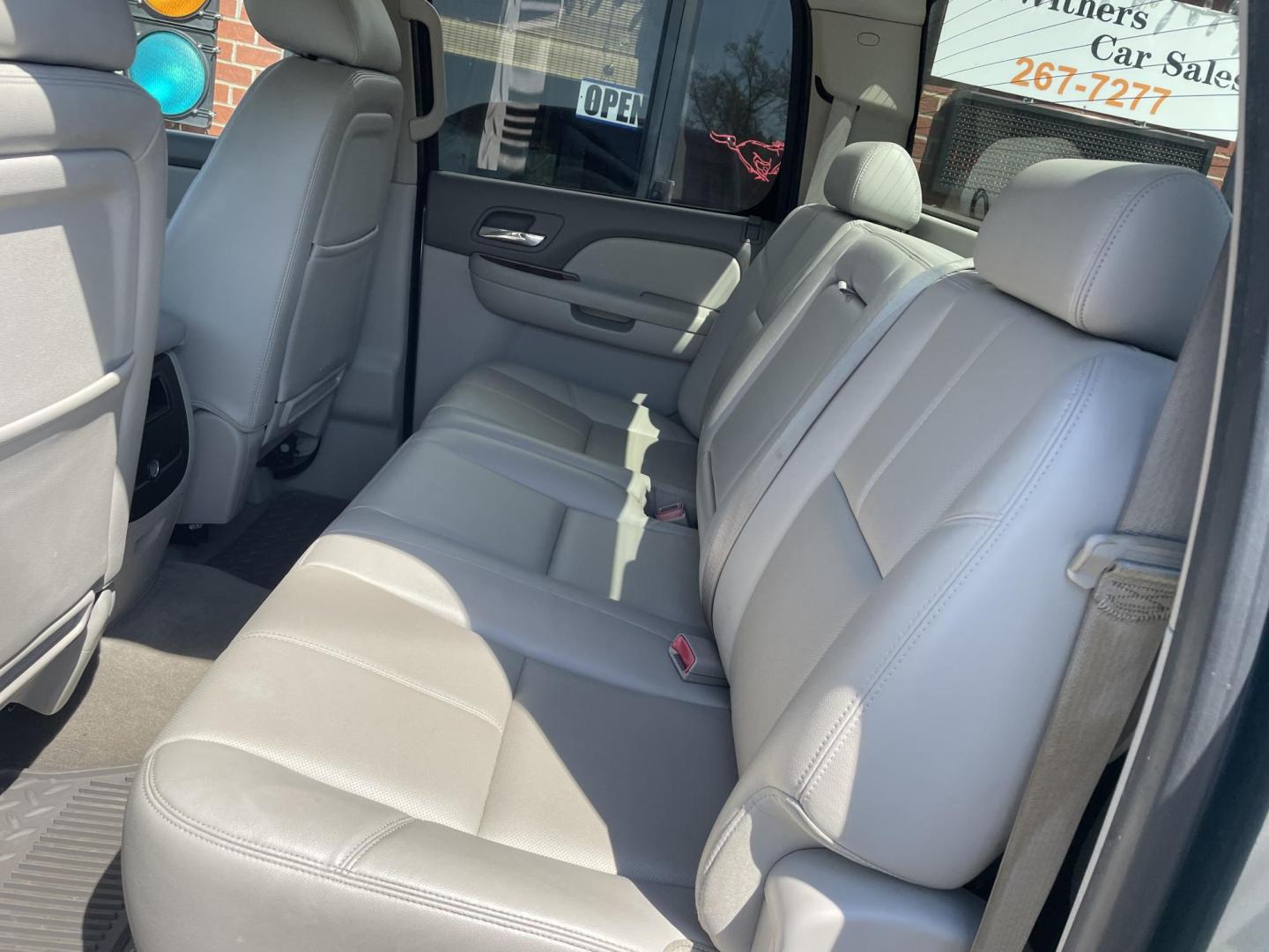 2012 Blue /Gray GMC Sierra 1500 SLT Crew Cab 2WD (3GTP1WE07CG) with an 5.3L V8 OHV 16V FFV engine, 6-Speed Automatic transmission, located at 204 Hwy. 16 East, Carthage, MS, 39051, (601) 267-7277, 0.000000, 0.000000 - Photo#6