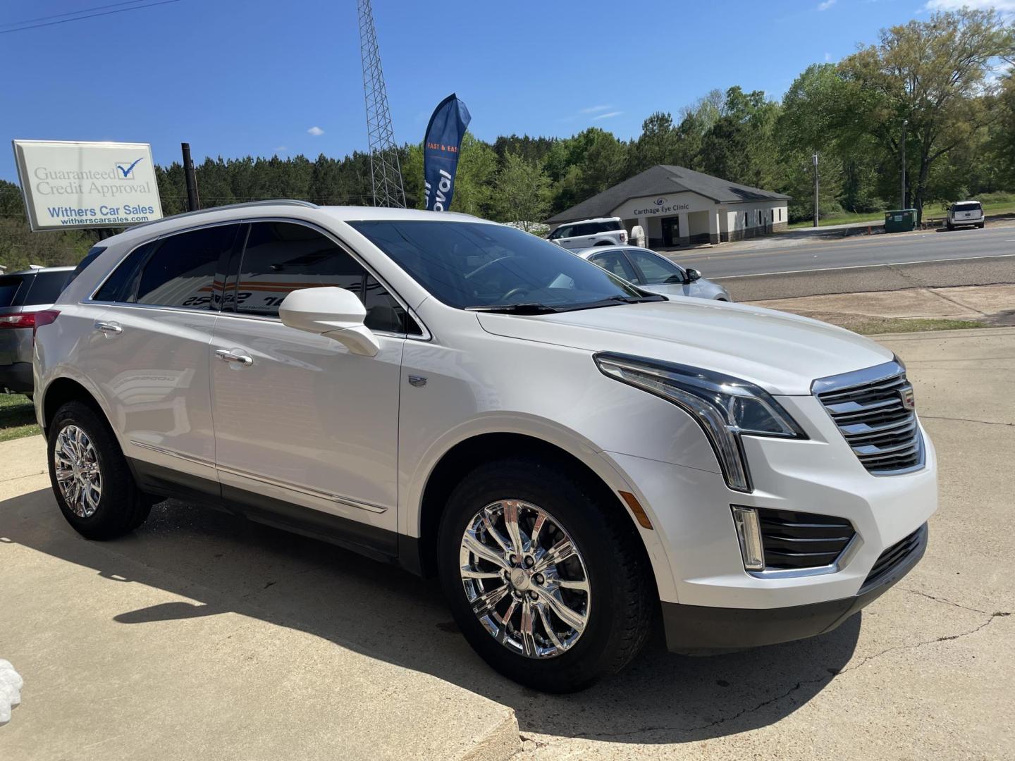 2019 White /Beige Cadillac XT5 Base (1GYKNARS0KZ) with an 3.6L V6 DOHC 24V engine, 8A transmission, located at 204 Hwy. 16 East, Carthage, MS, 39051, (601) 267-7277, 0.000000, 0.000000 - Photo#1